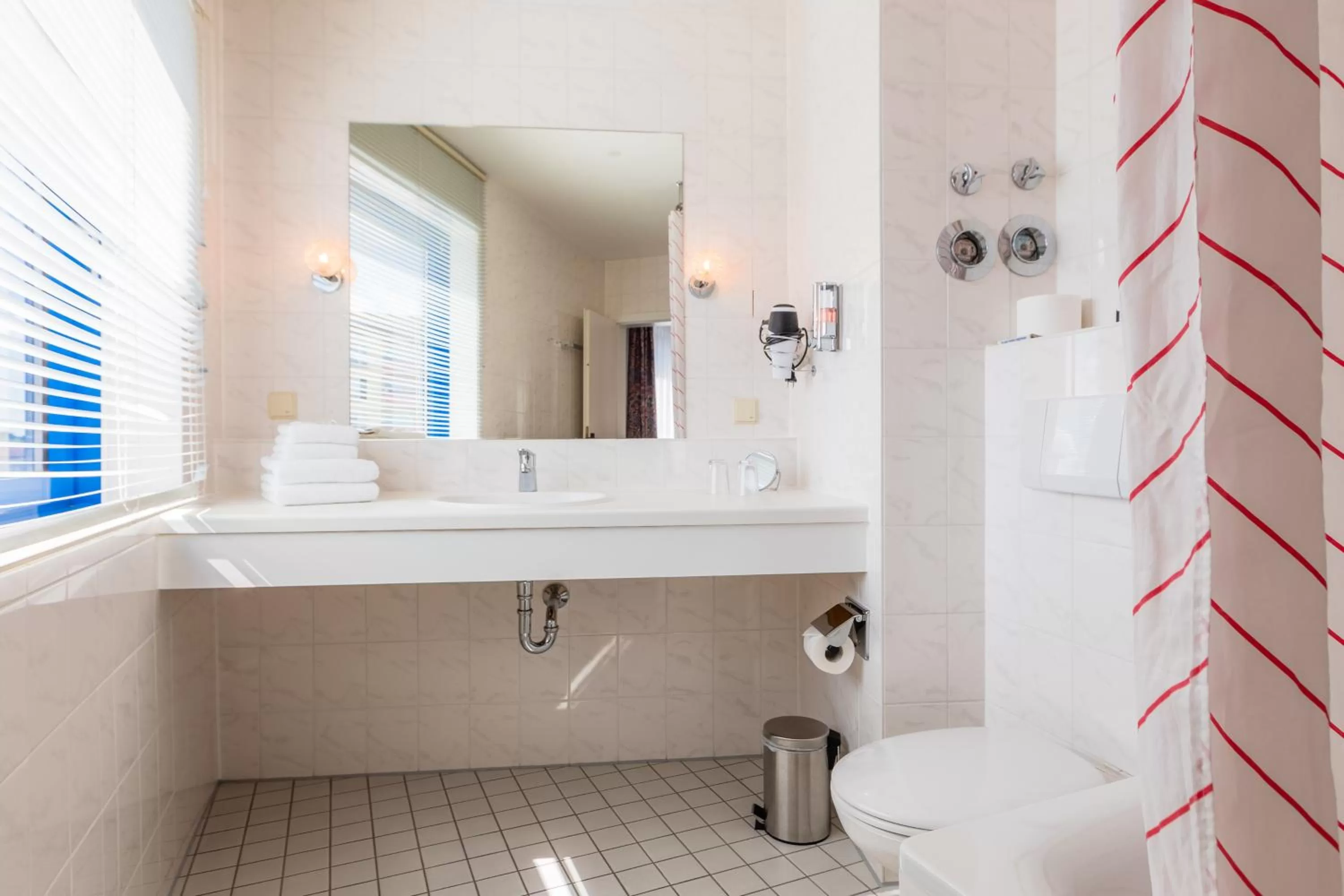 Bathroom in Akzent Congresshotel Hoyerswerda