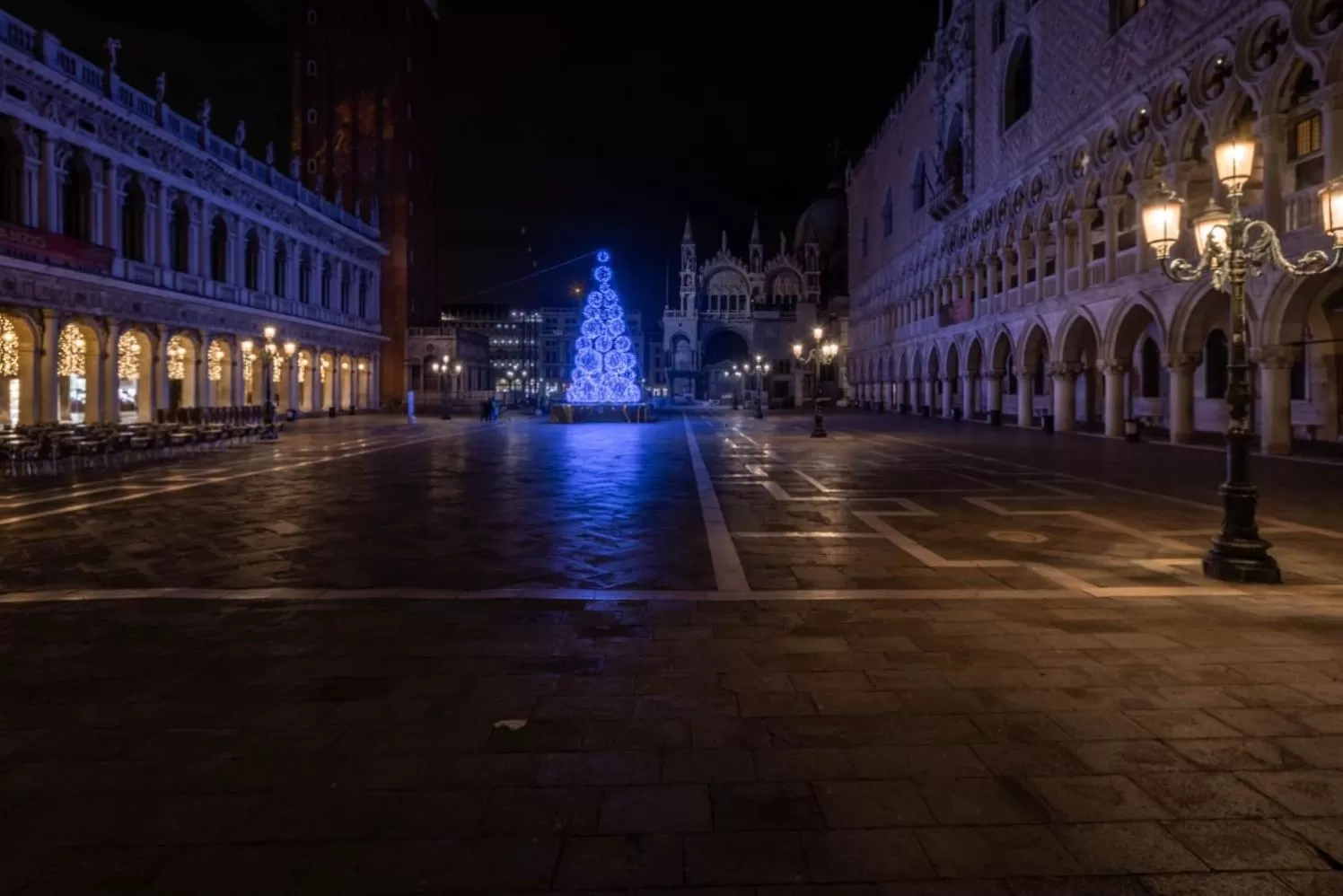 Neighbourhood, Neighborhood in Ca' del Cinema B&B