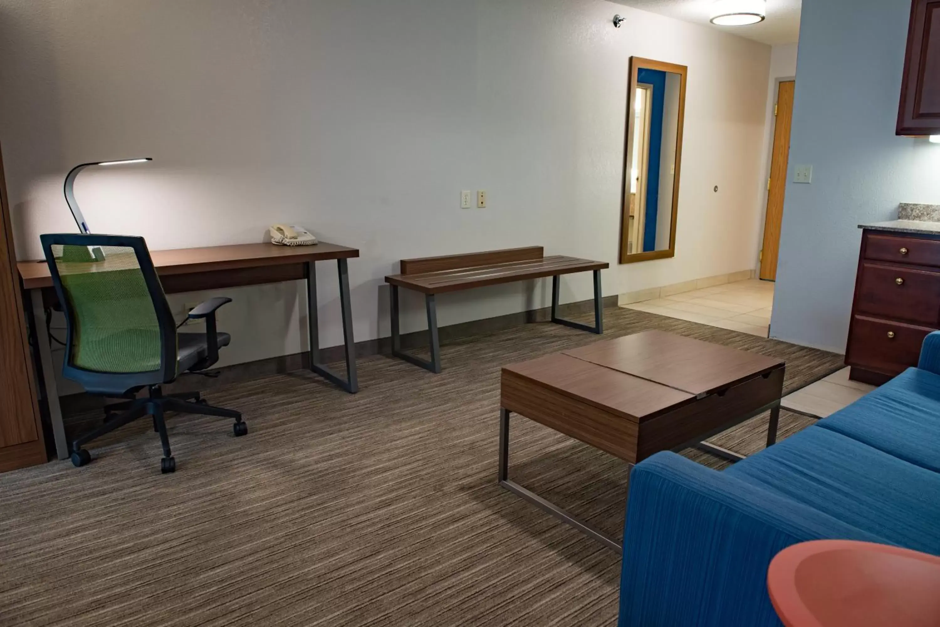 Executive Suite - Non-Smoking in Holiday Inn Express Hotel & Suites Elkhart-South by IHG Executive Suite - Non-Smoking in Holiday Inn Express Hotel & Suites Elkhart-South by IHG