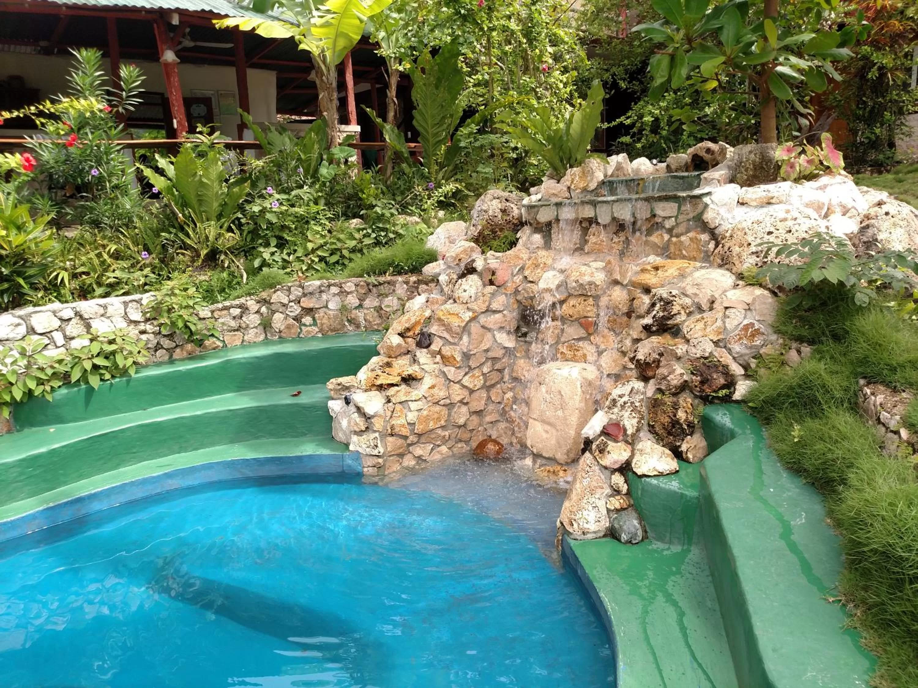 Swimming pool in Zapote Tree Inn