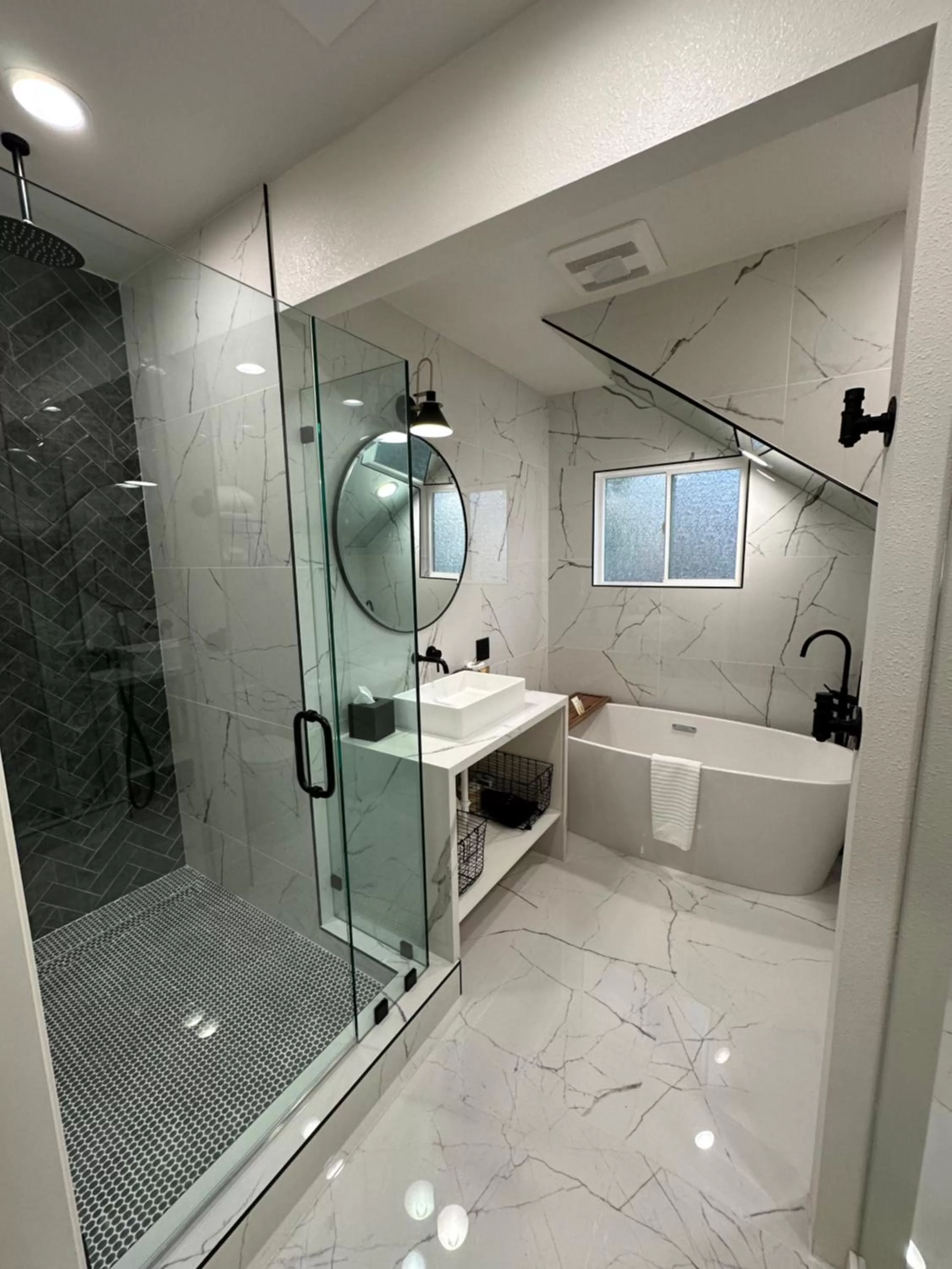 Shower in Inn at Depot Hill