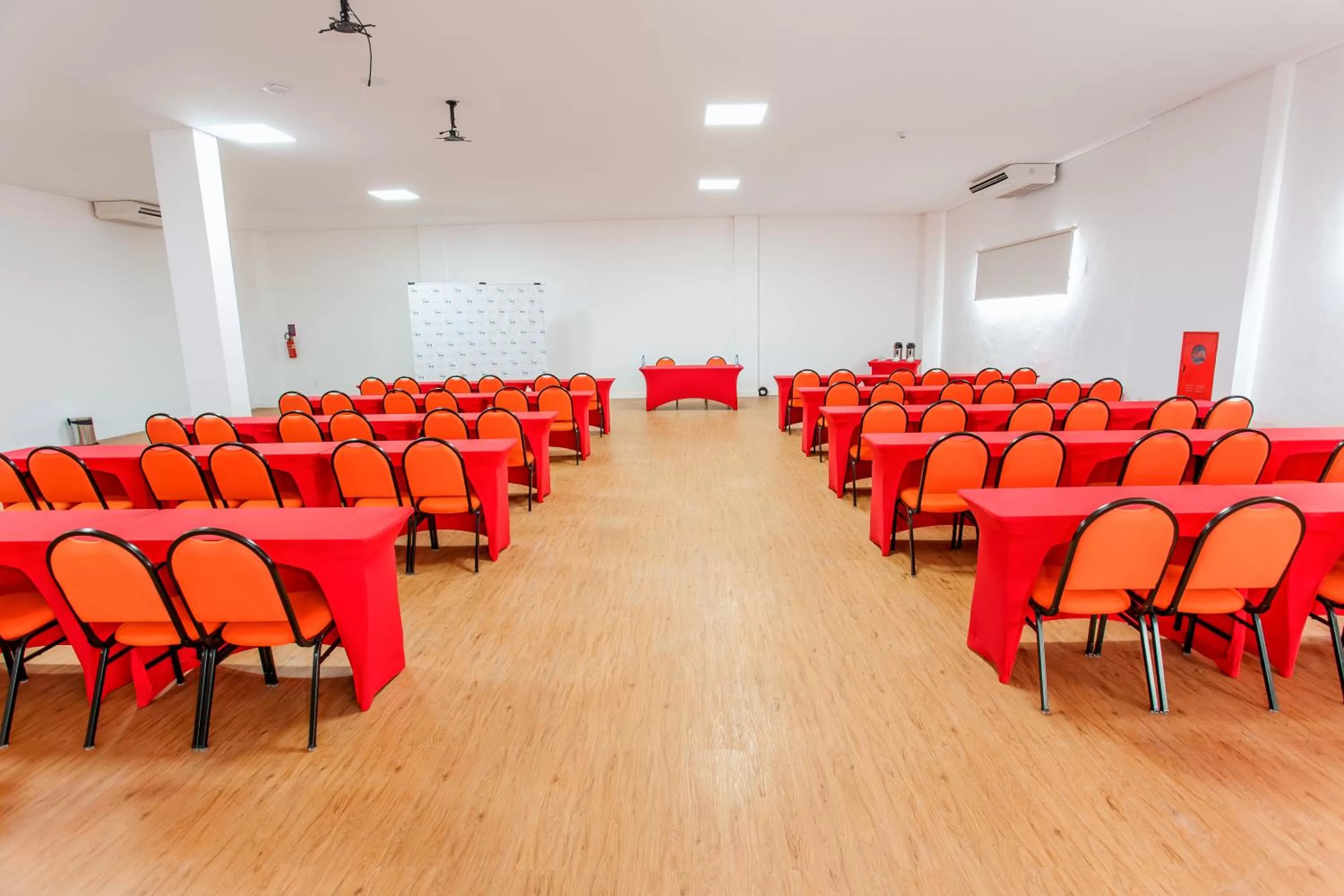 Meeting/conference room in Go Inn Goiana by Atlantica Hotels