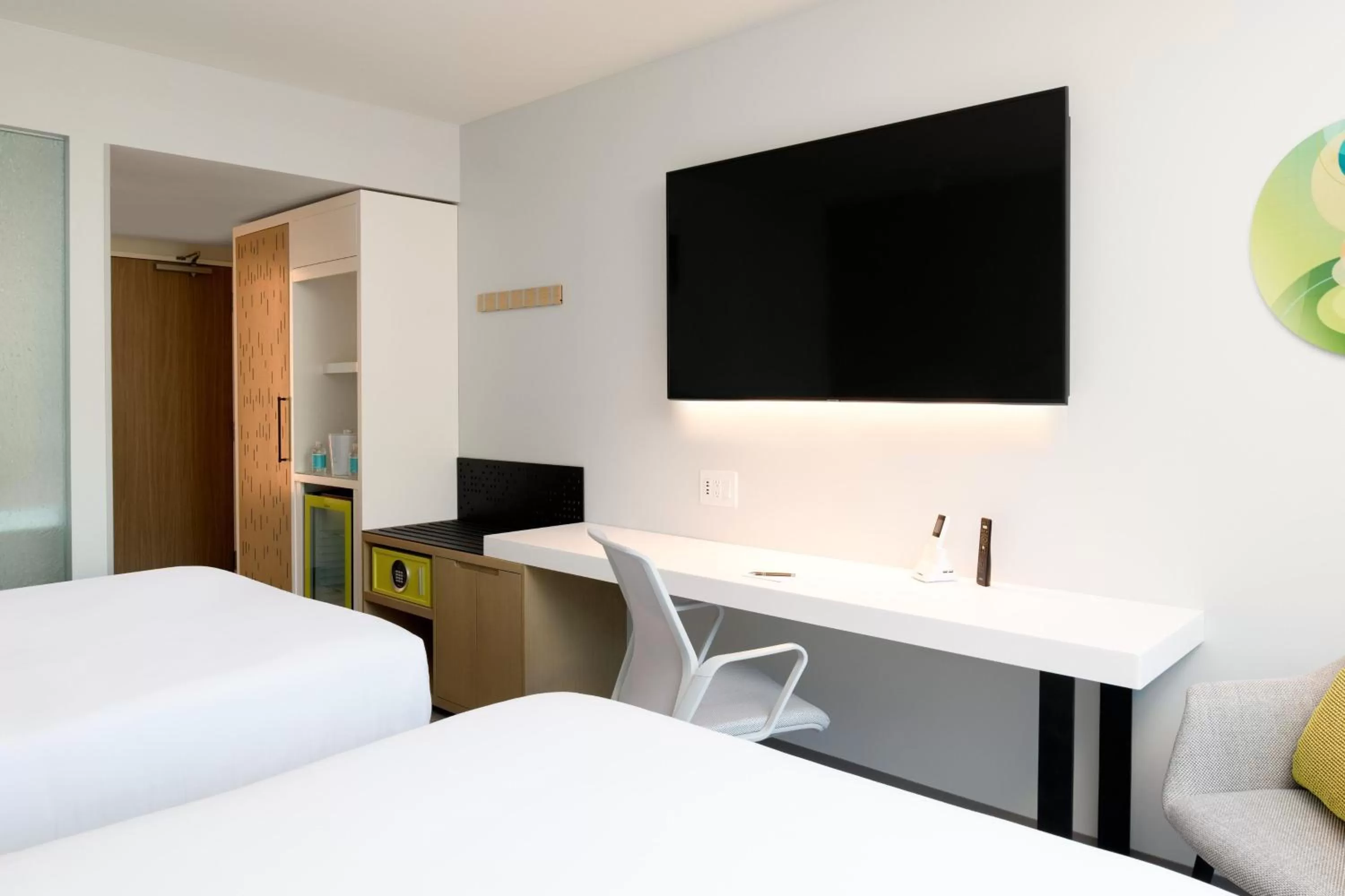 Photo of the whole room, Bed in Astra Hotel, Seattle, a Tribute Portfolio Hotel