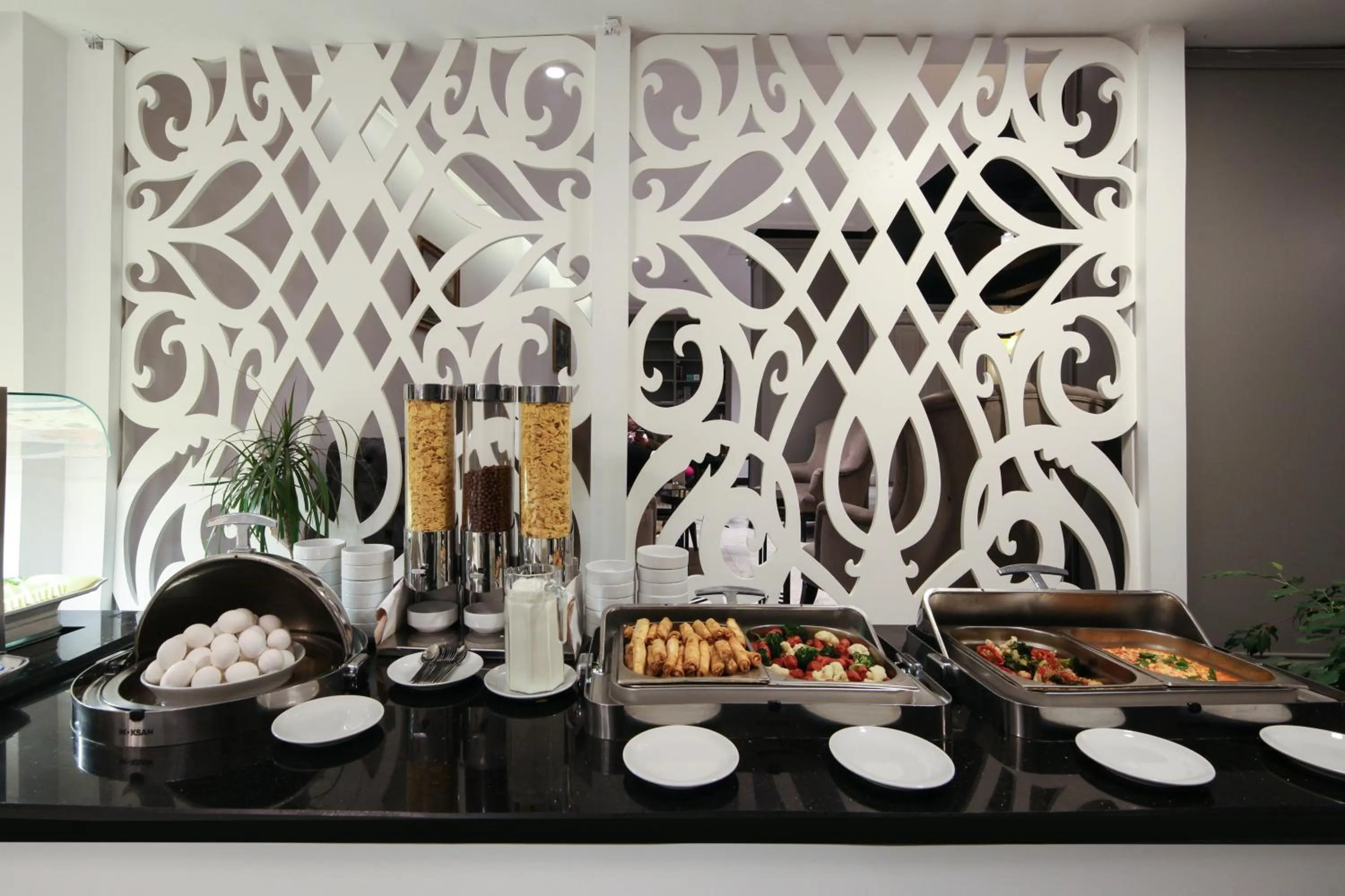 Food and drinks in White Monarch Hotel