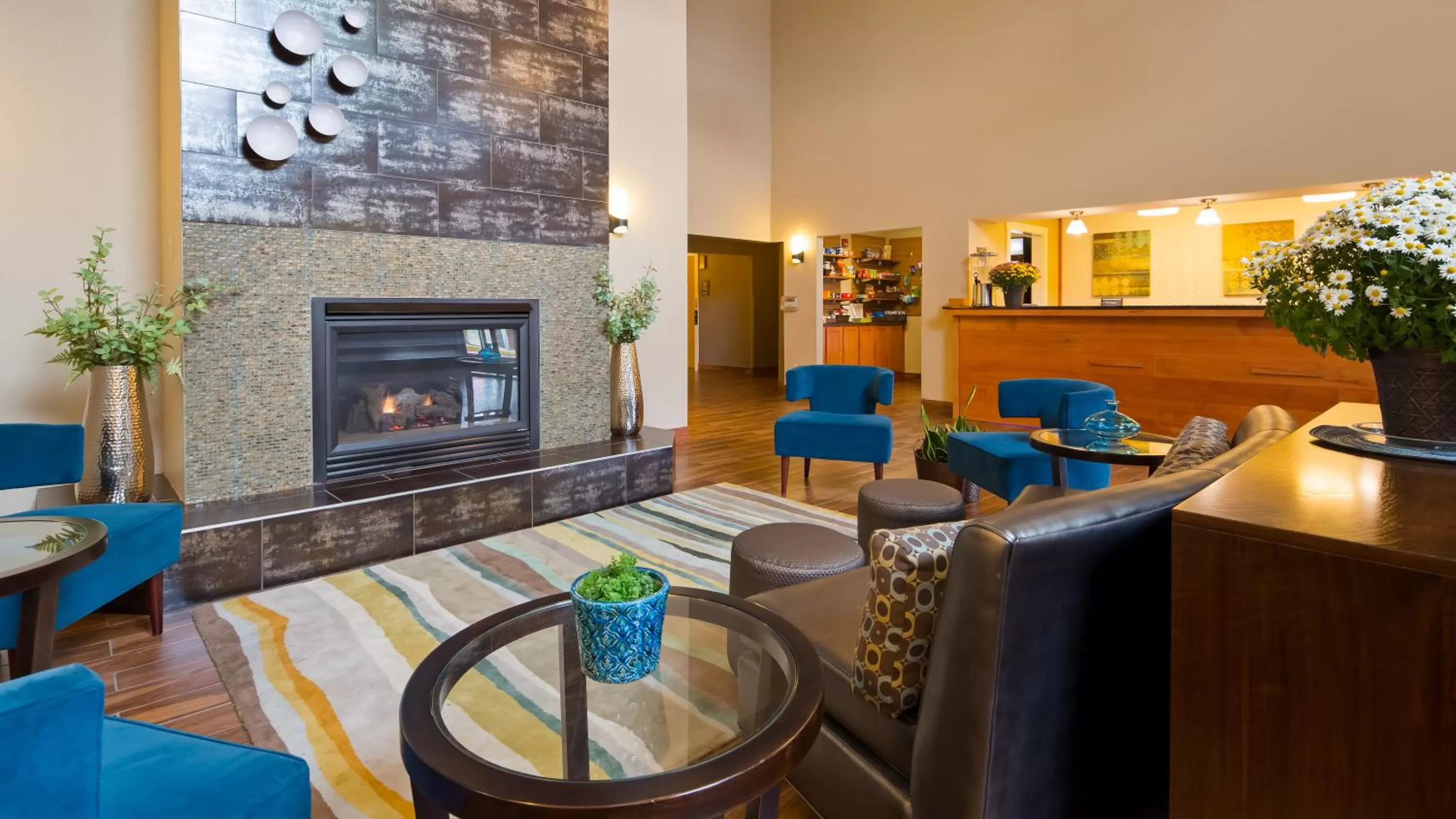 Lobby or reception in BEST WESTERN Plus Menomonie Inn & Suites