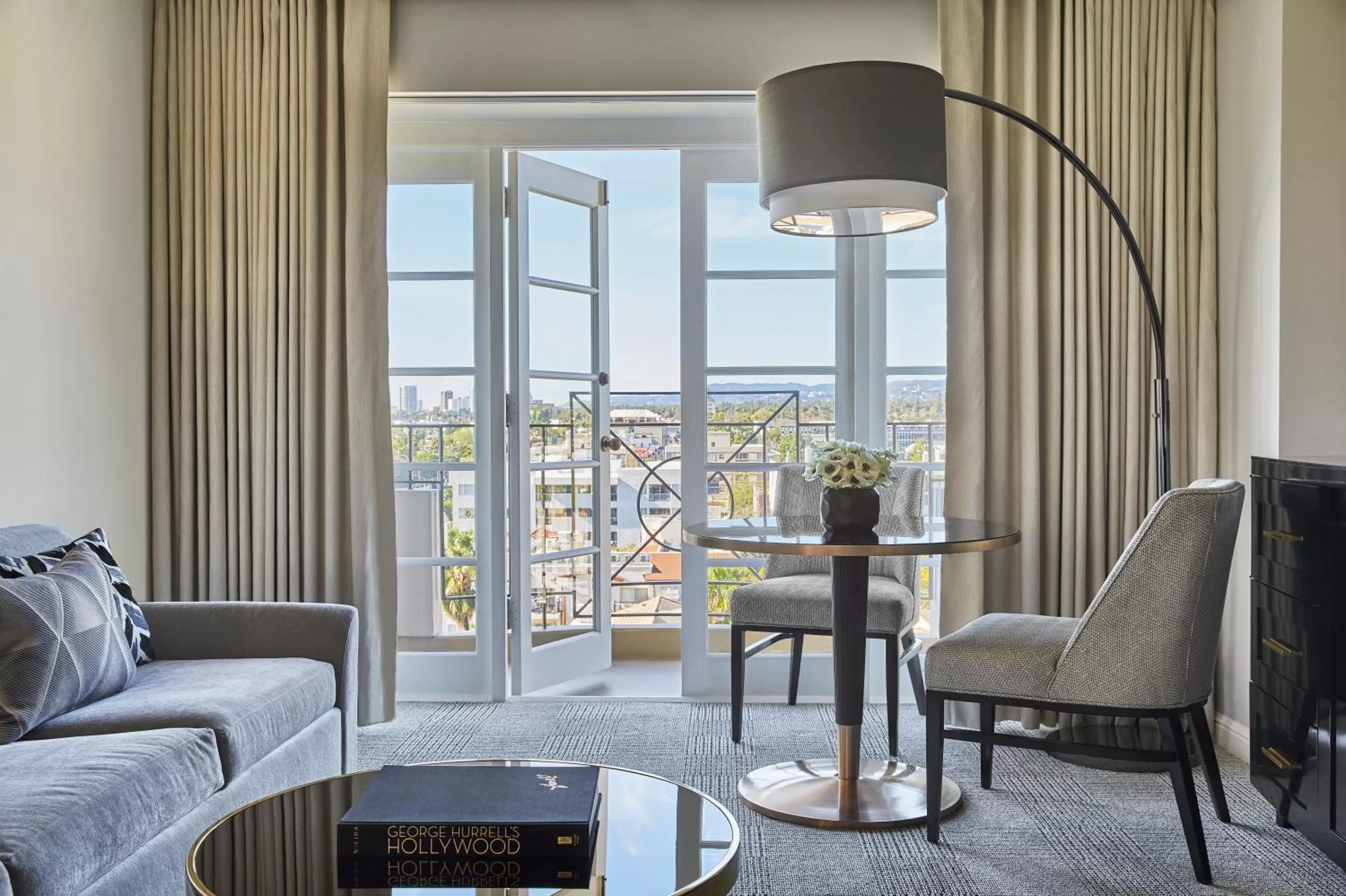 Living room in Four Seasons Hotel Los Angeles at Beverly Hills