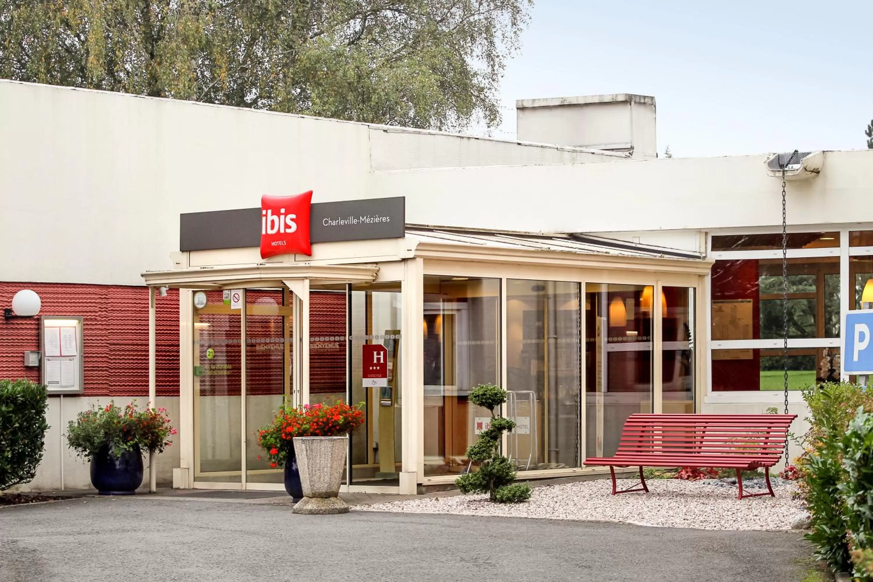 Property building in ibis Charleville Mézières