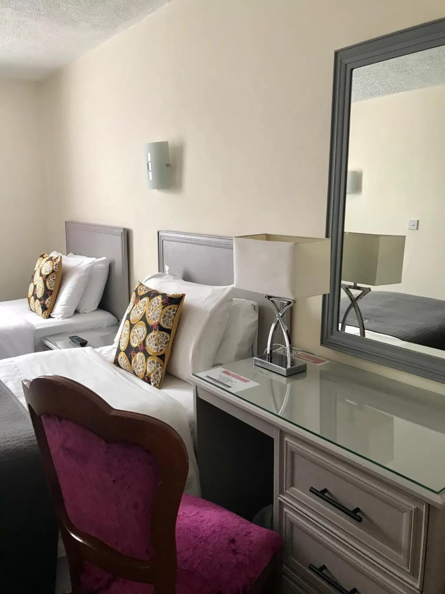 Bedroom, Bed in Lensfield Hotel