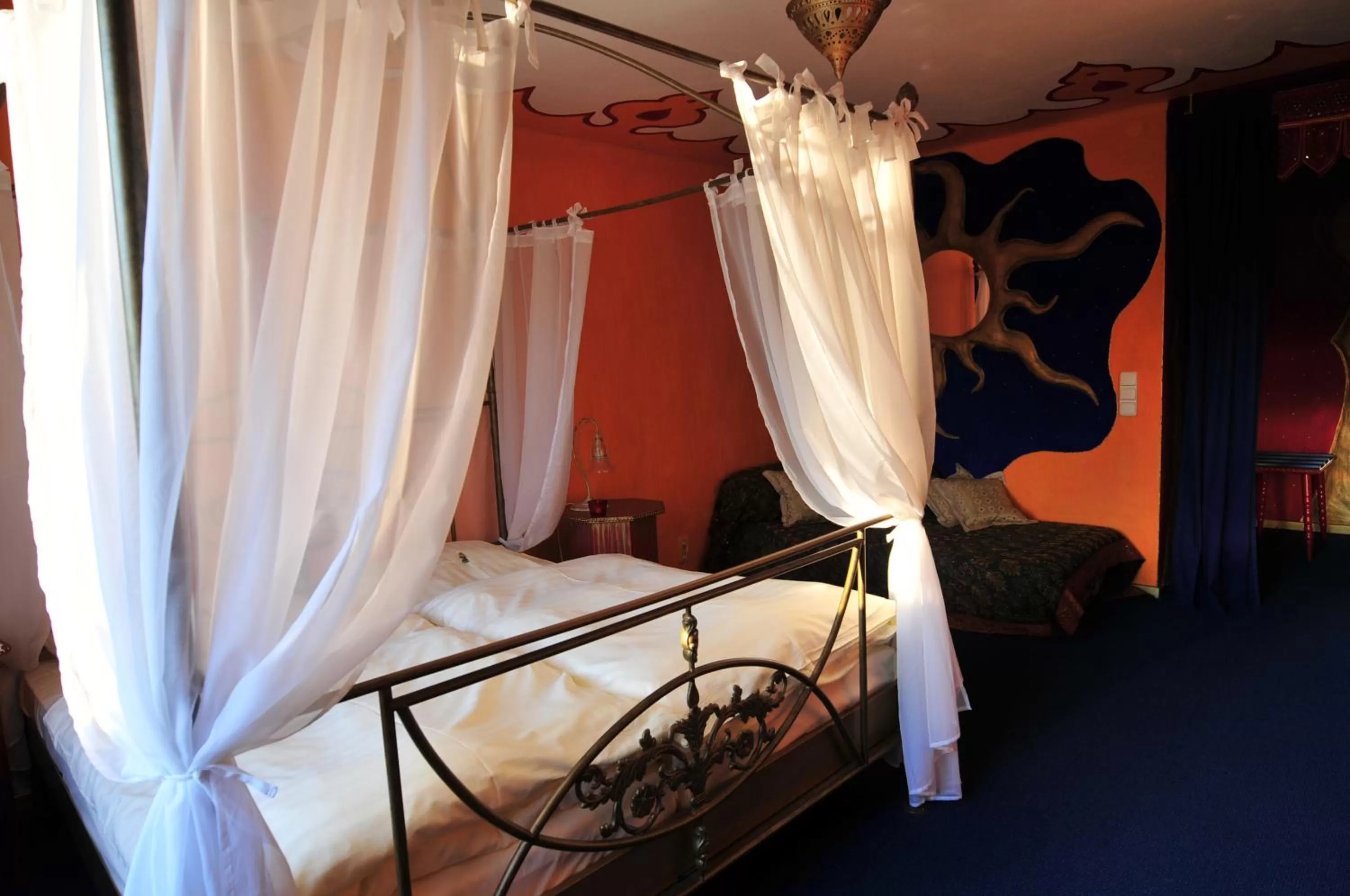 Photo of the whole room, Bed in Hotel Goldflair am Rathaus