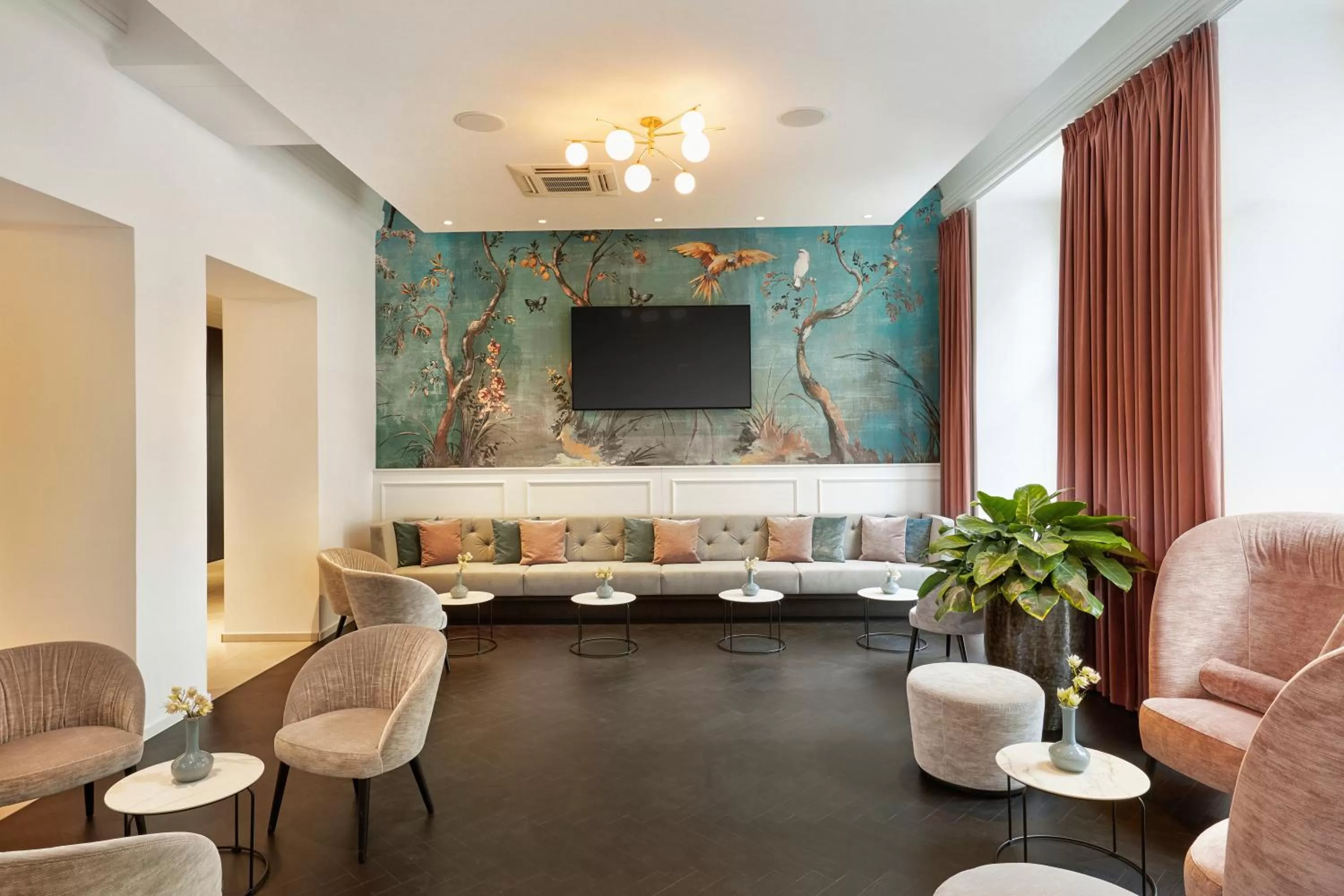 Lobby or reception in HYPERION Hotel Salzburg