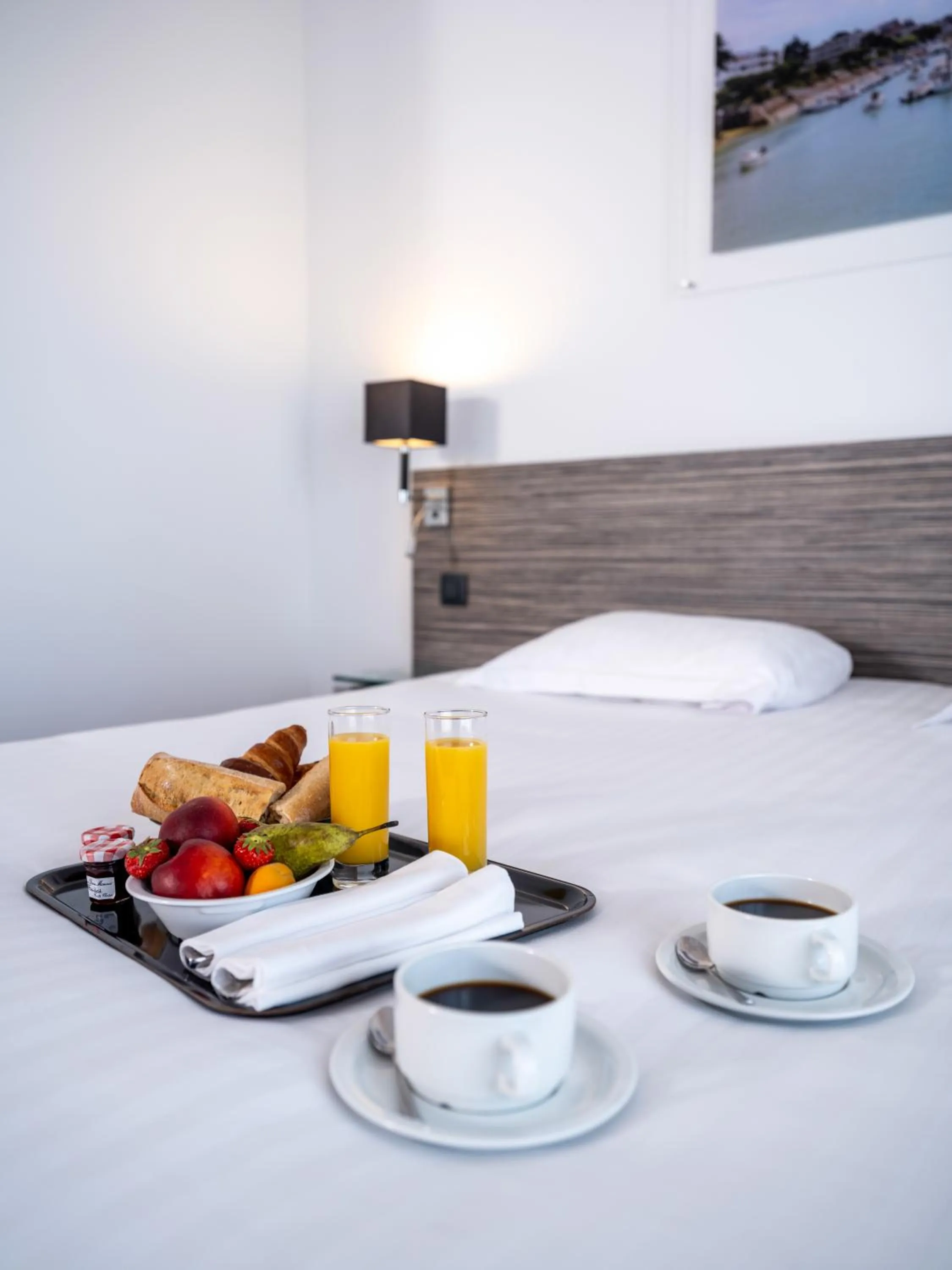 Breakfast, Bed in Golden Tulip La Baule Hotel and Residence