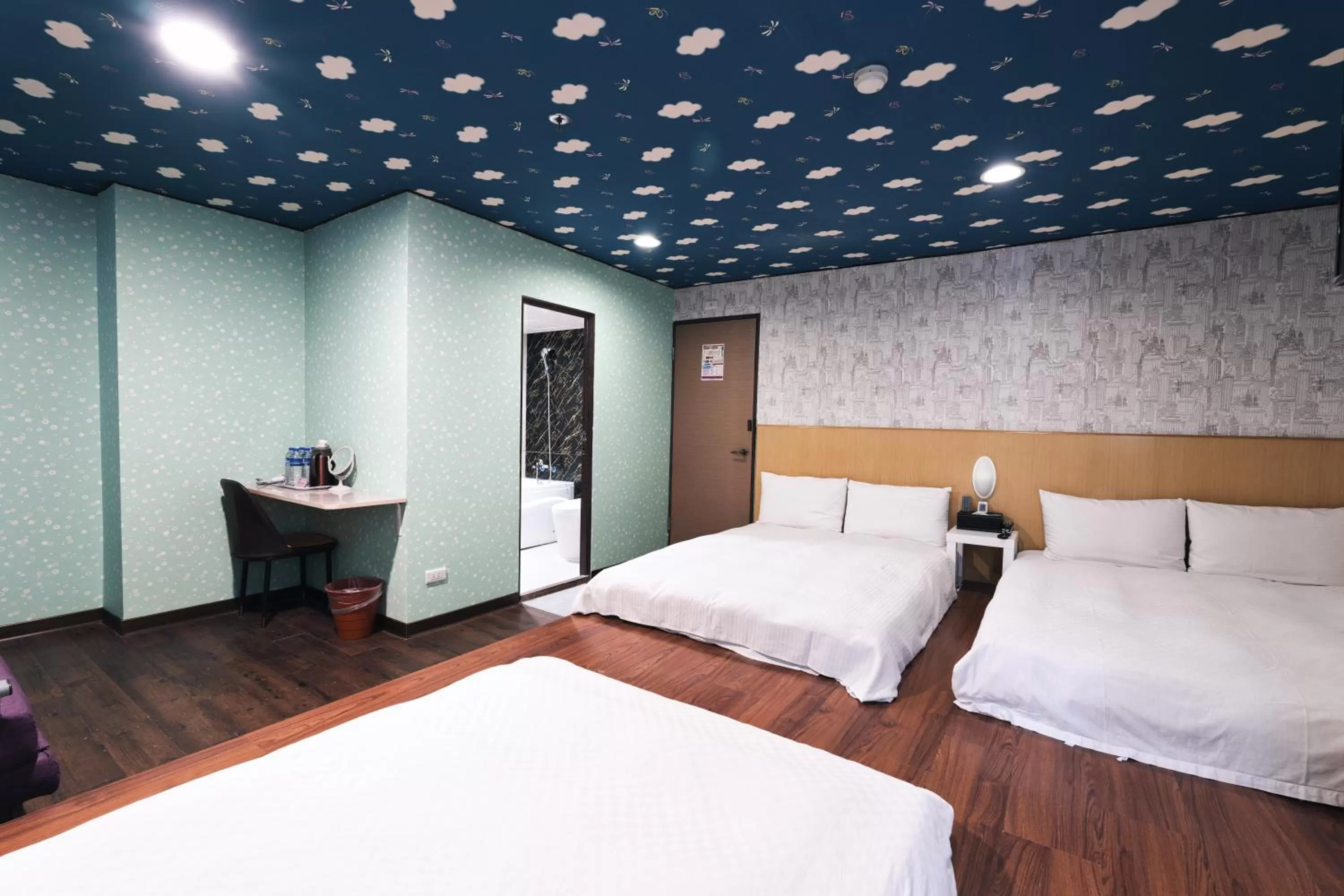 Photo of the whole room, Bed in Sofu Hotel