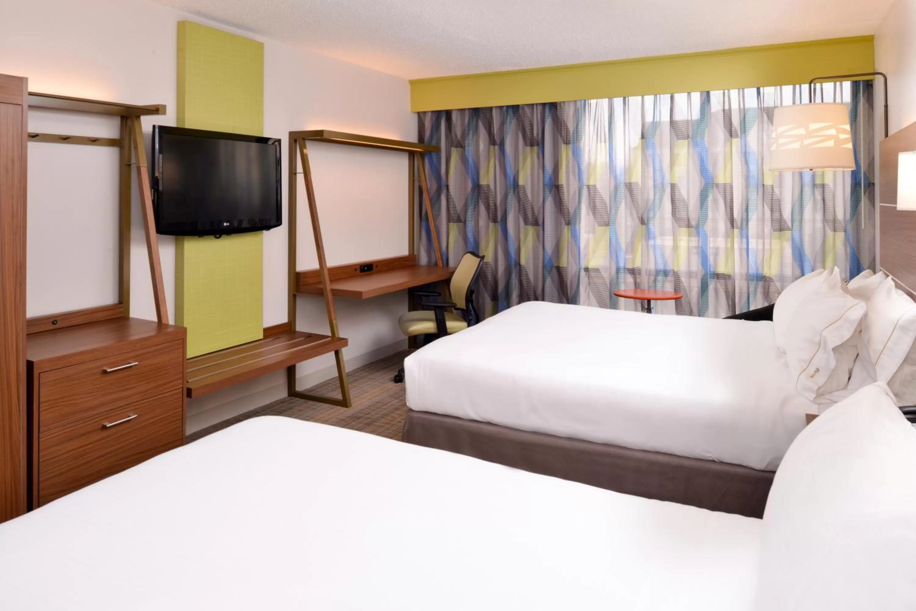 Bedroom, Bed in Holiday Inn Express & Suites Springfield by IHG