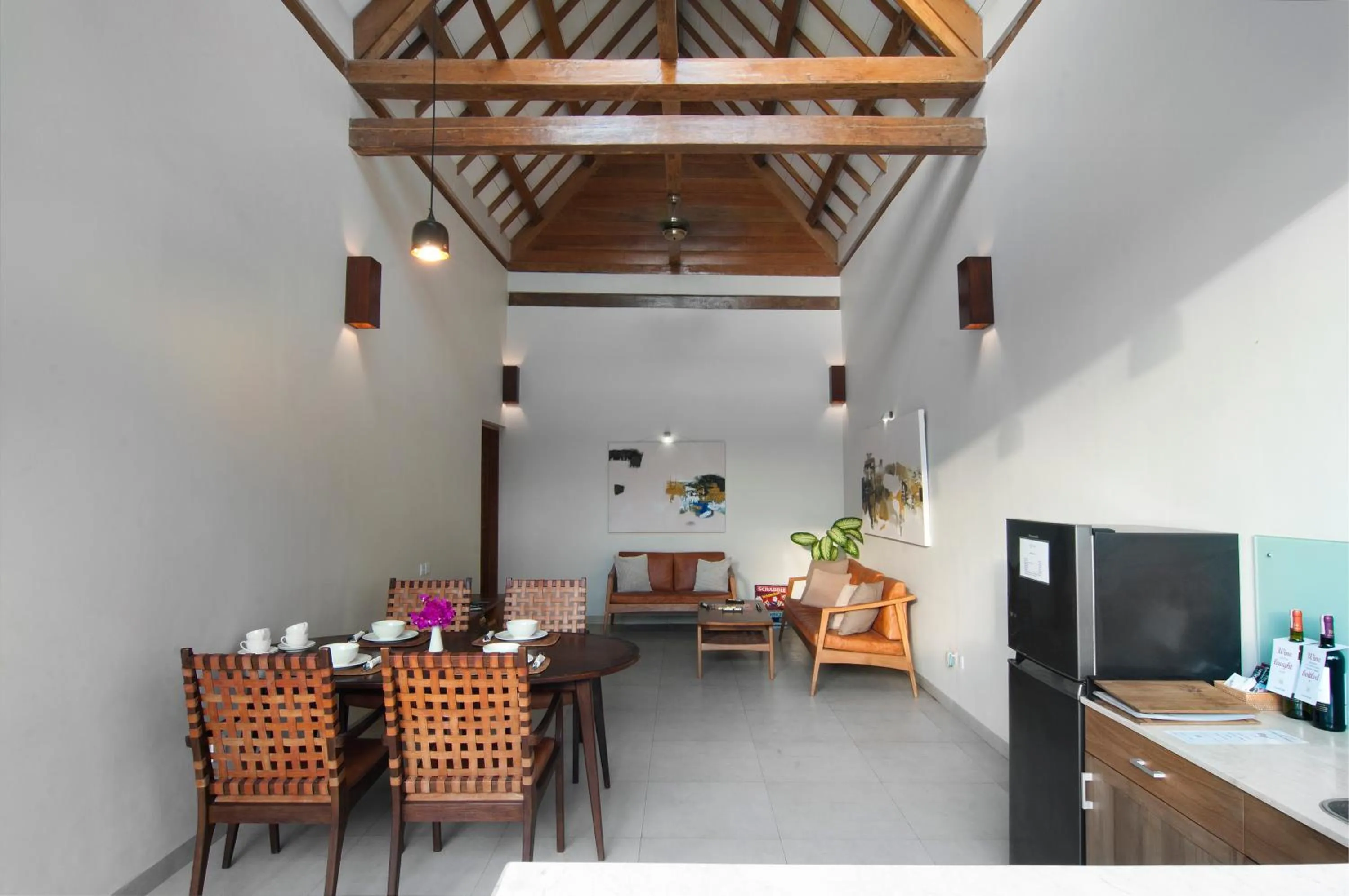 Kitchen or kitchenette in Ke Rensia Private Pool Villas Gili Air