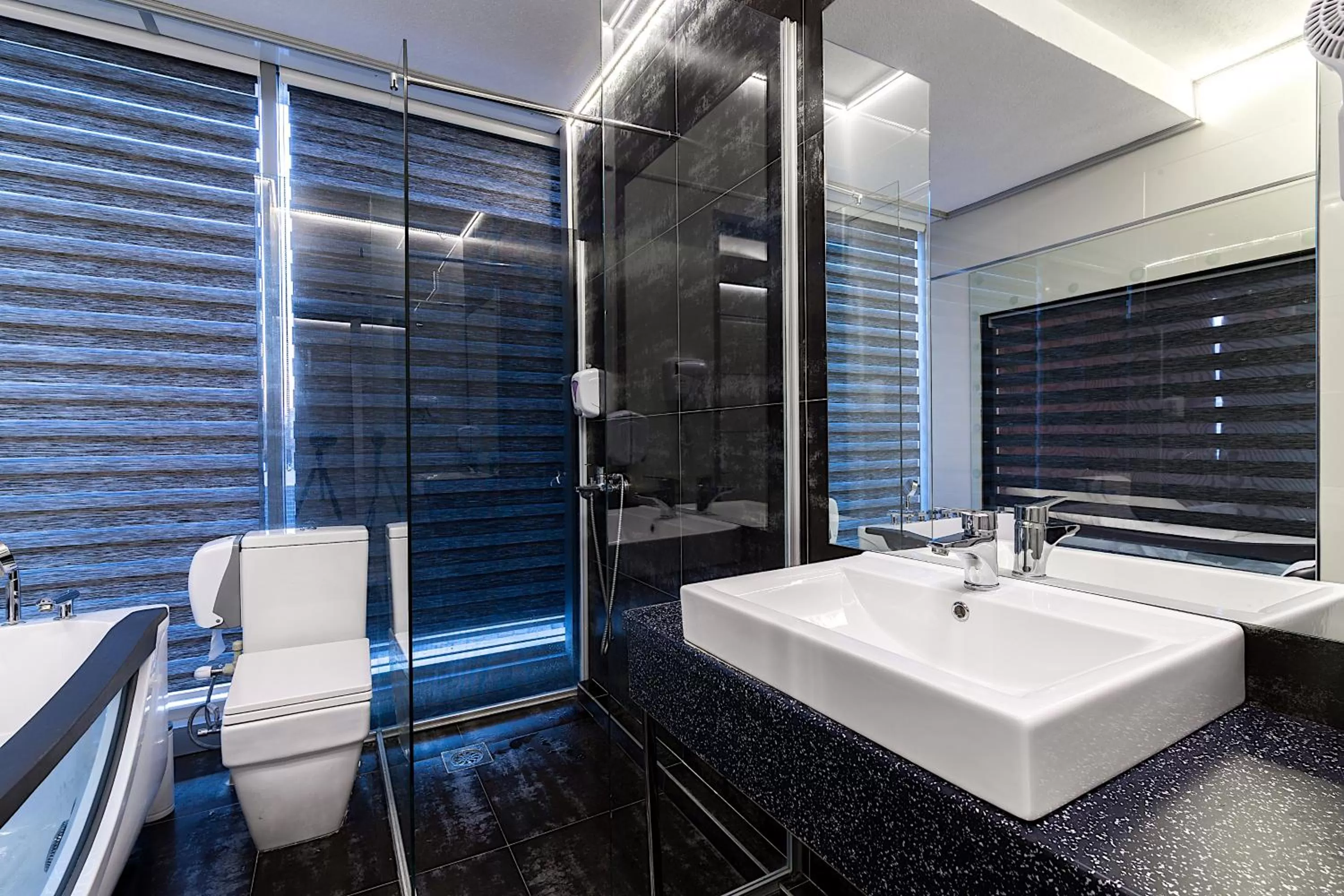 Shower in Hotel De KOKA