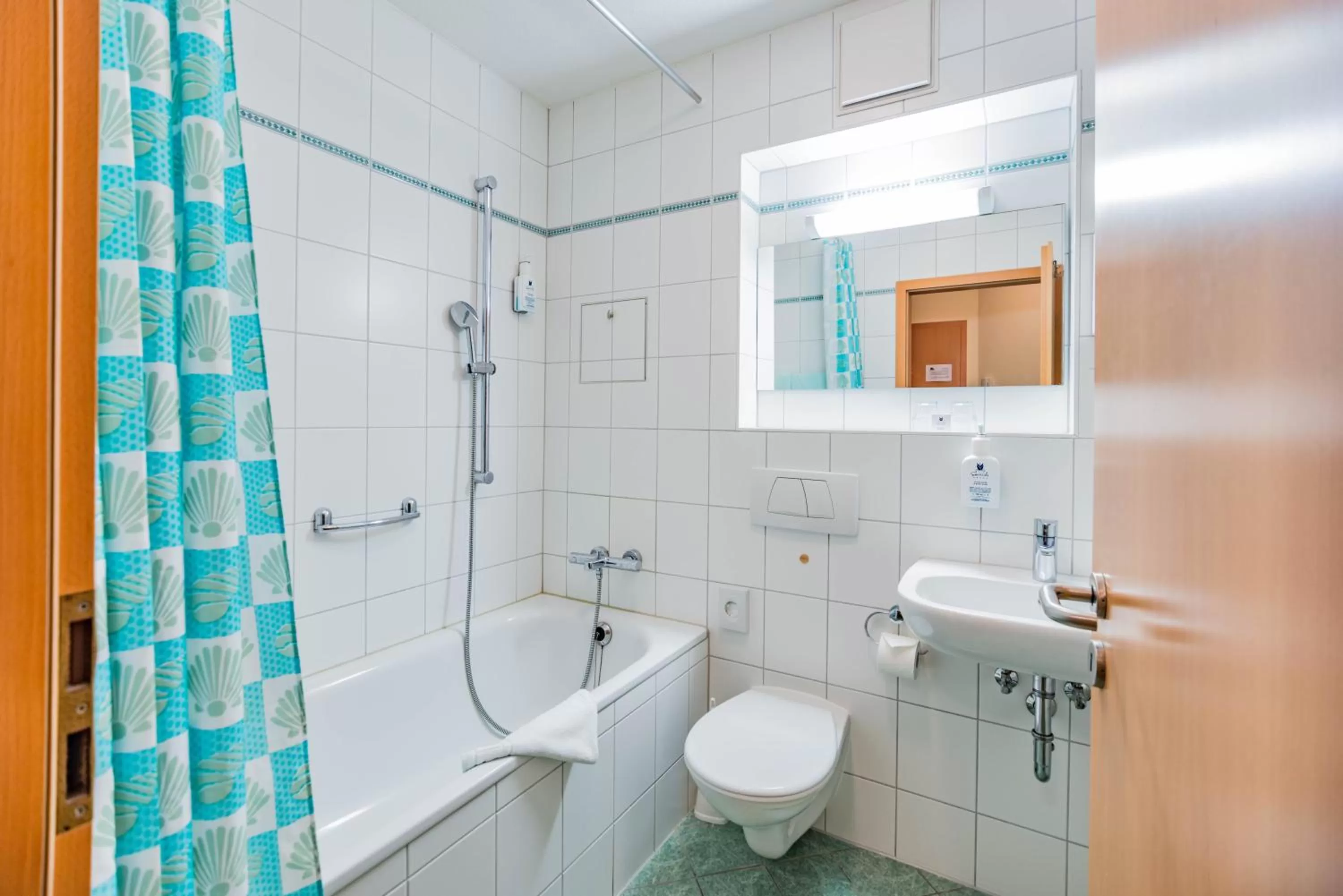 Photo of the whole room, Bathroom in Am Weststrand Apartmenthaus Waldeck