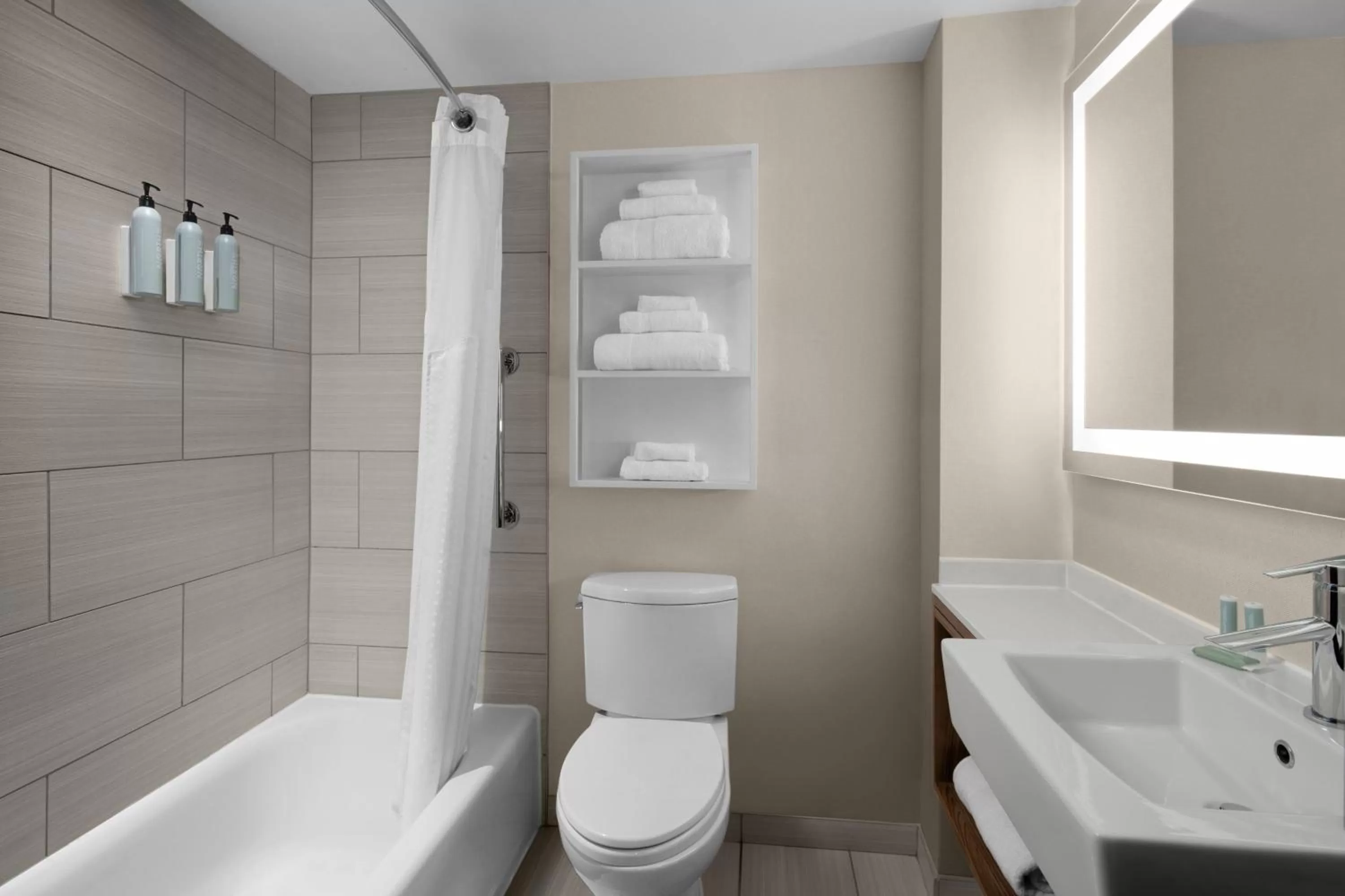 Bathroom in Courtyard by Marriott New York World Trade Center Area