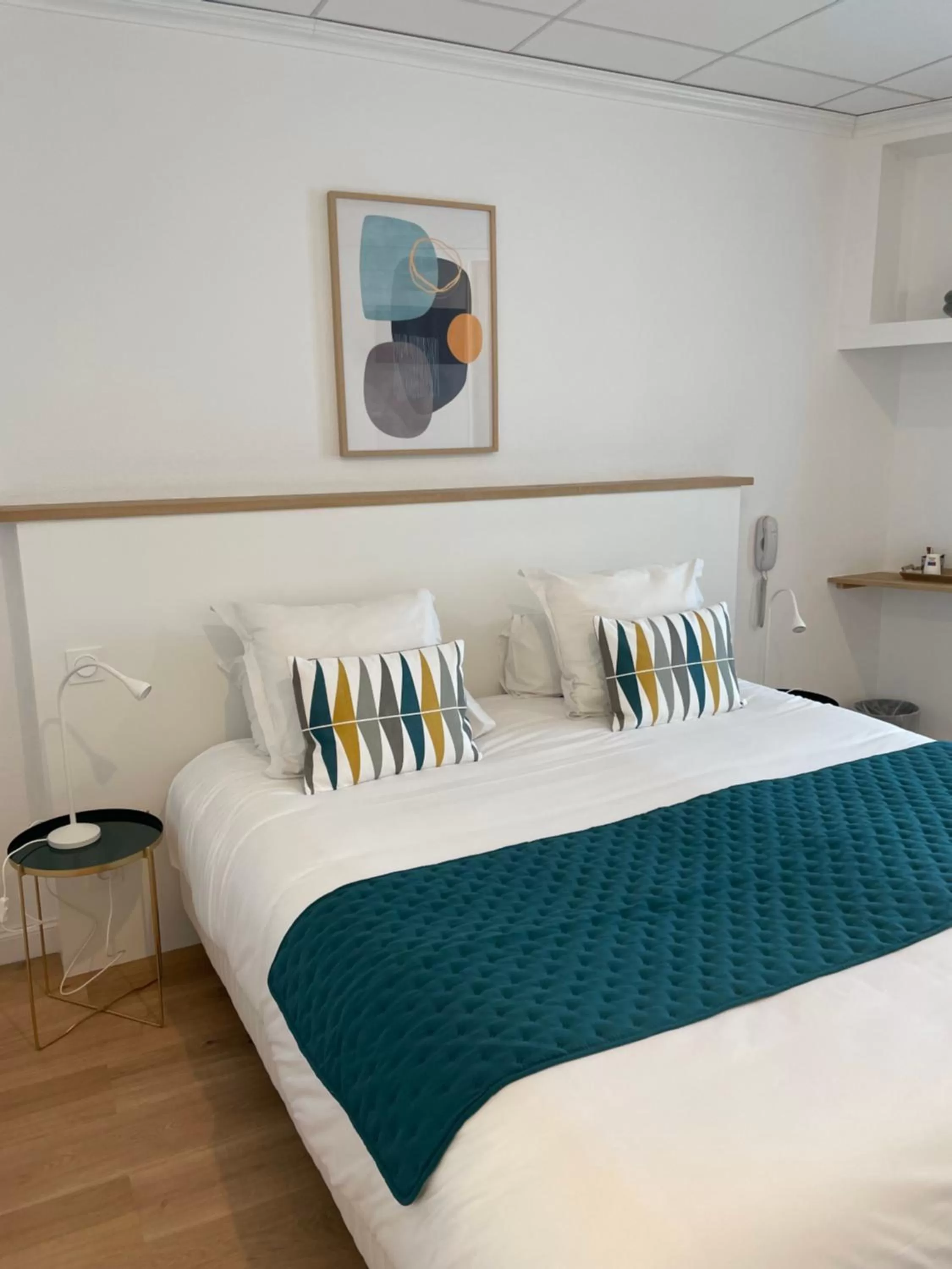 Bed in Hôtel Porte Mars Reims Gare Centre Arena