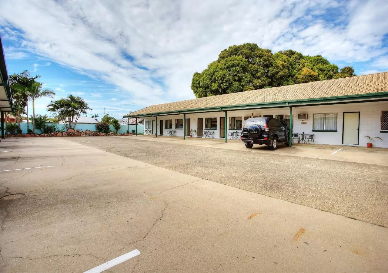 Property building in Banjo Paterson Motor Inn