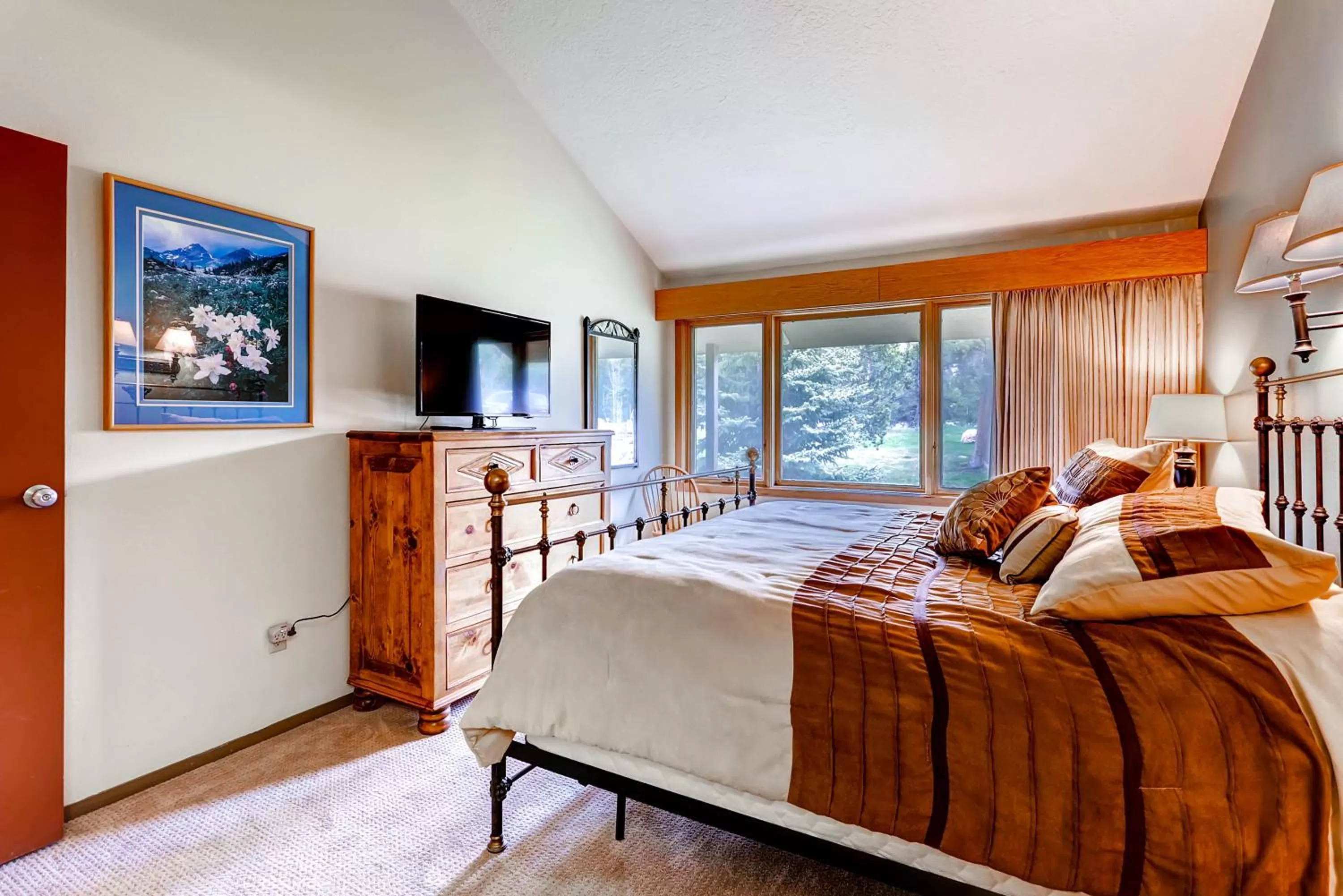 Bed in Lakeside Village by Keystone Resort
