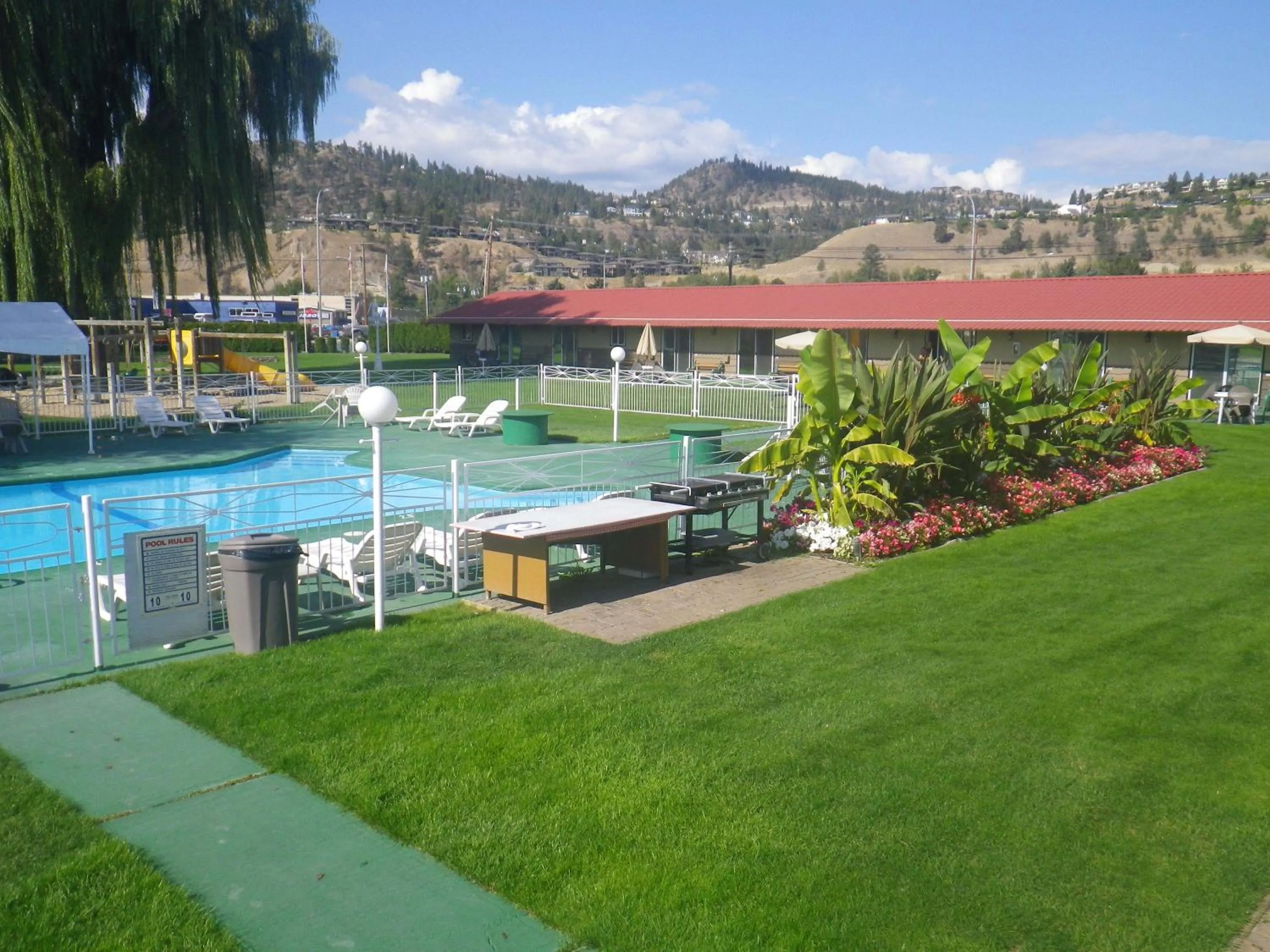 Property building in Okanagan Seasons Resort