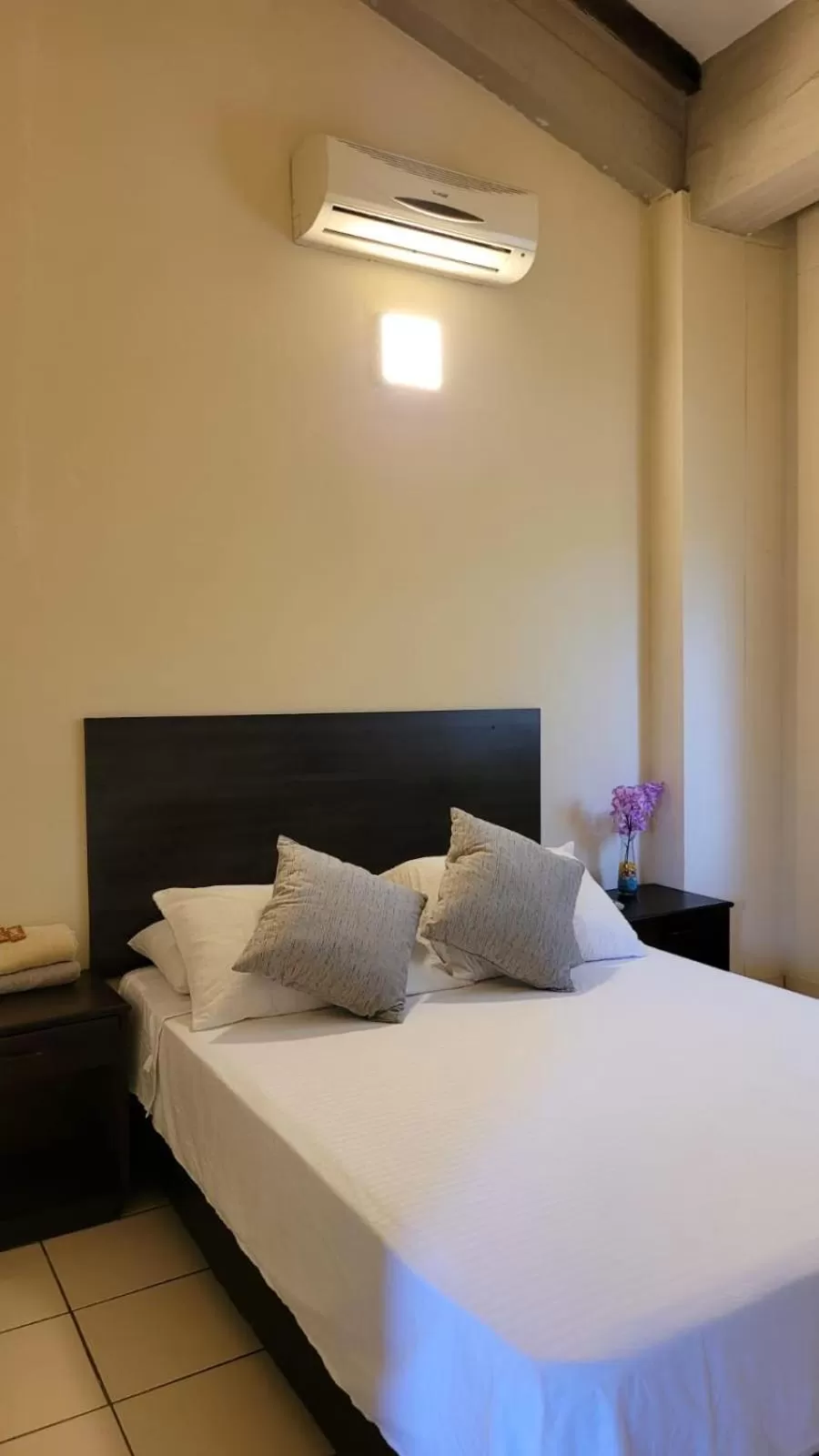 Bed in Najhomi Beach