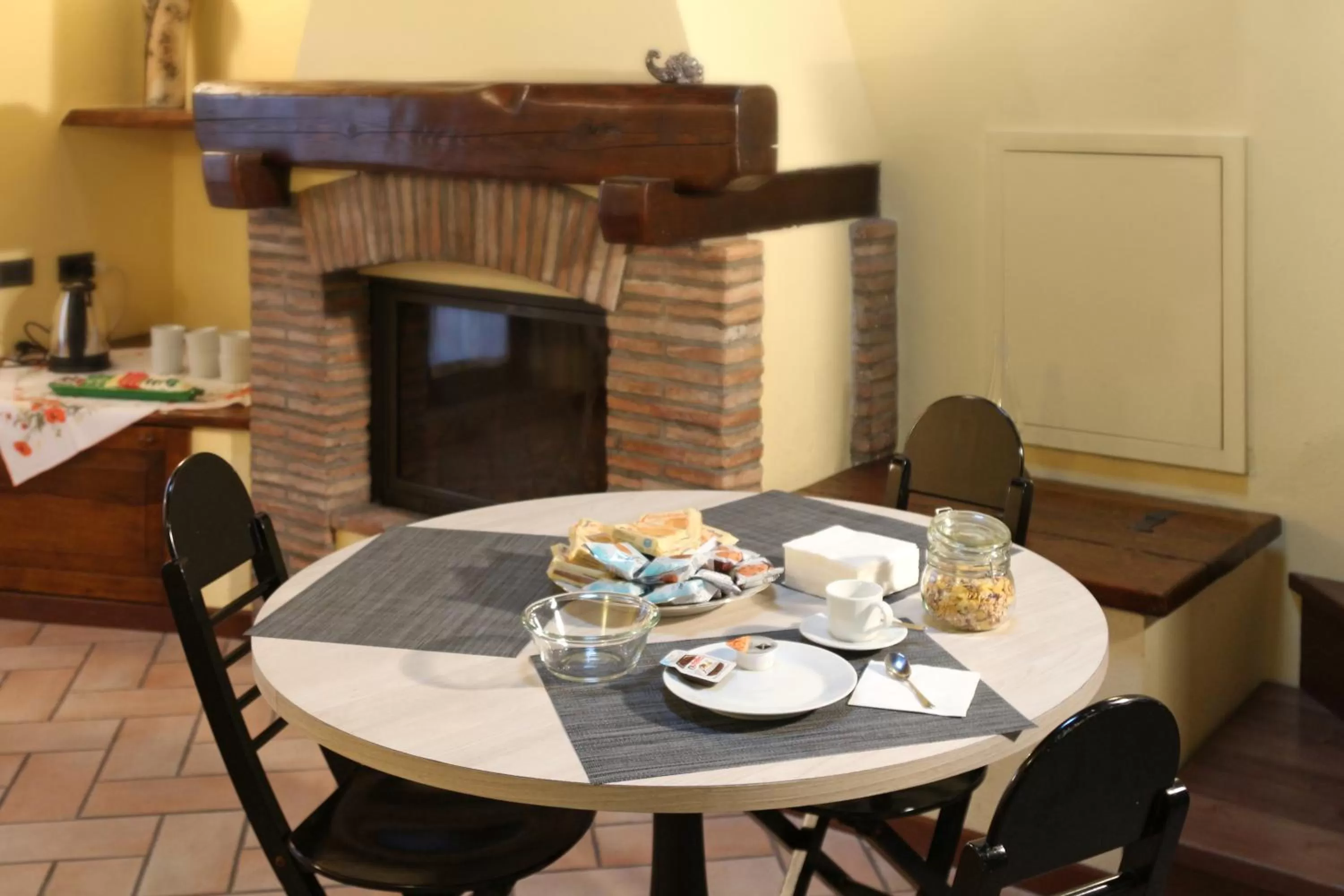 Restaurant/places to eat in B&B Le Noci di Feo