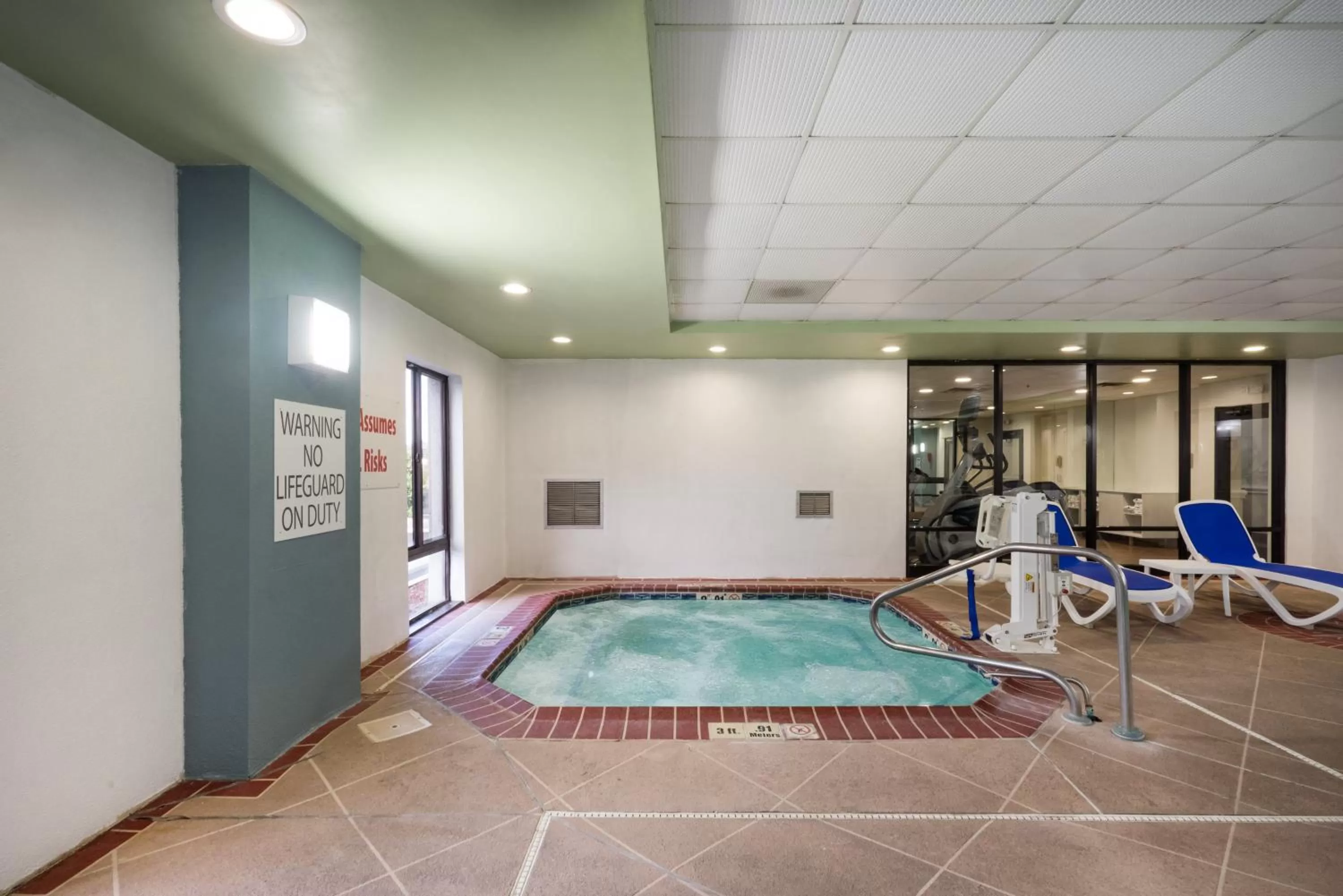 Swimming pool in Holiday Inn Express Hotel & Suites Louisville East by IHG