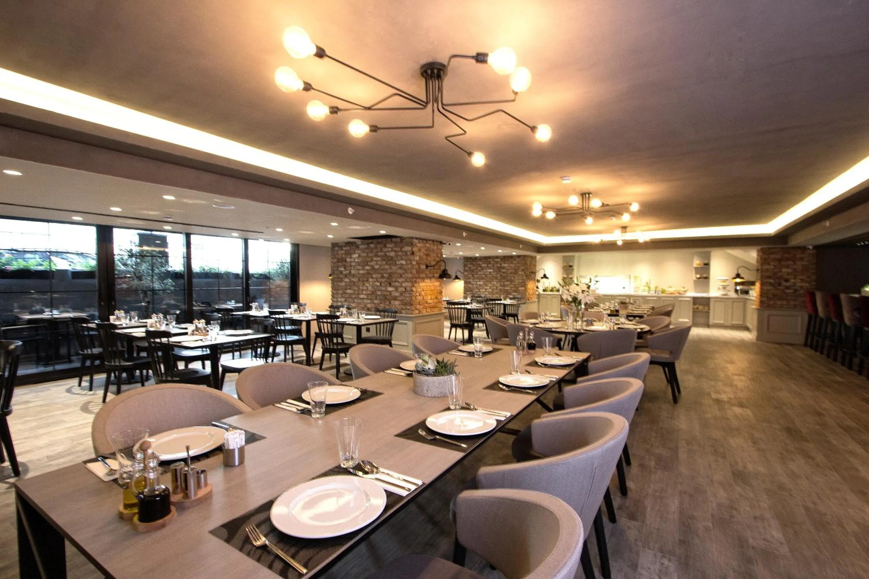Restaurant/places to eat in Cityloft 81