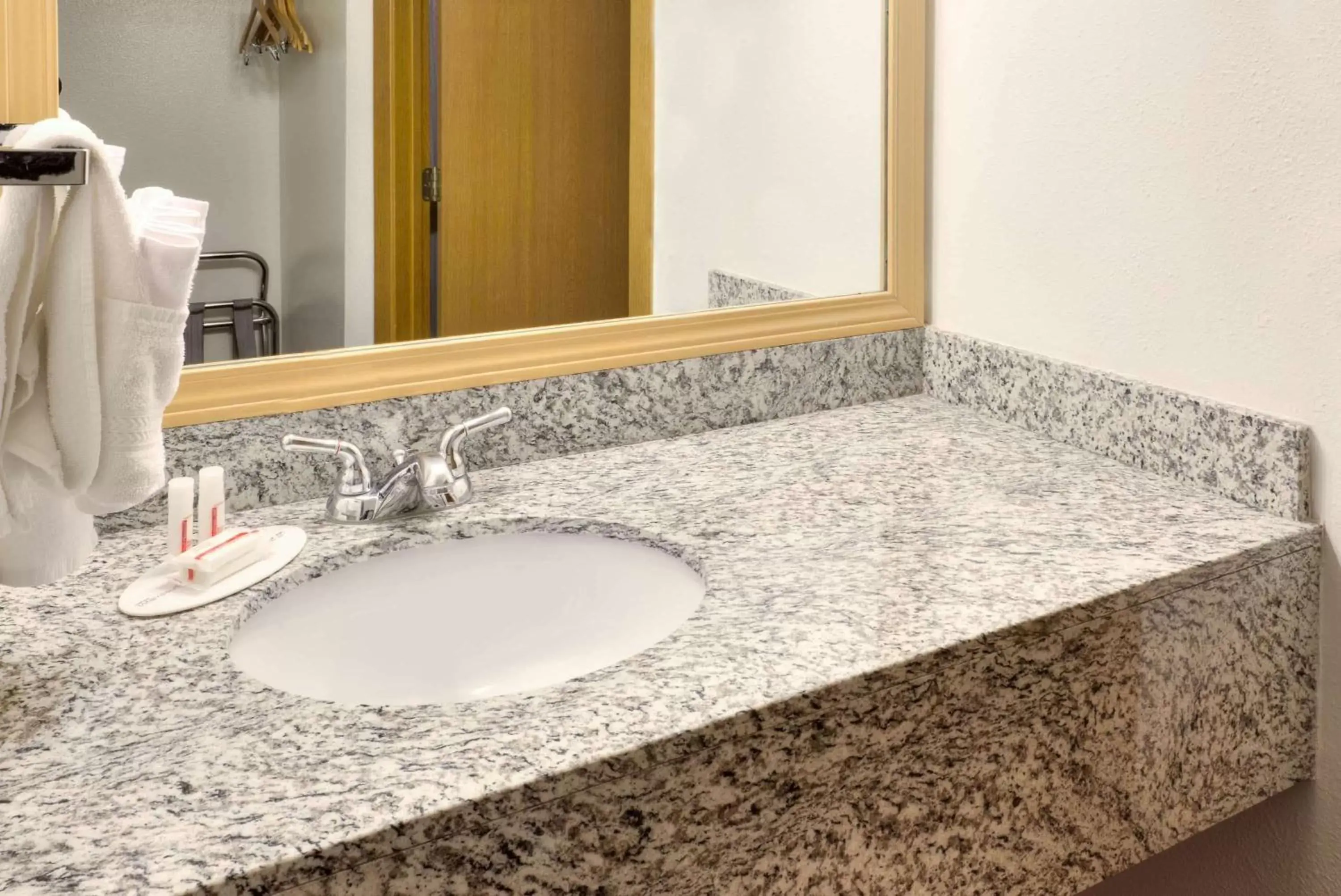 Deluxe King Studio Suite - Non-Smoking in Baymont by Wyndham Tri-Cities/Kennewick WA Deluxe King Studio Suite - Non-Smoking in Baymont by Wyndham Tri-Cities/Kennewick WA