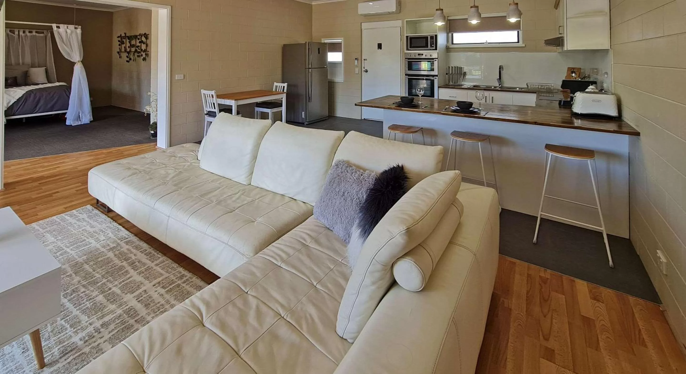 Photo of the whole room in Comfort Inn & Suites King Avenue