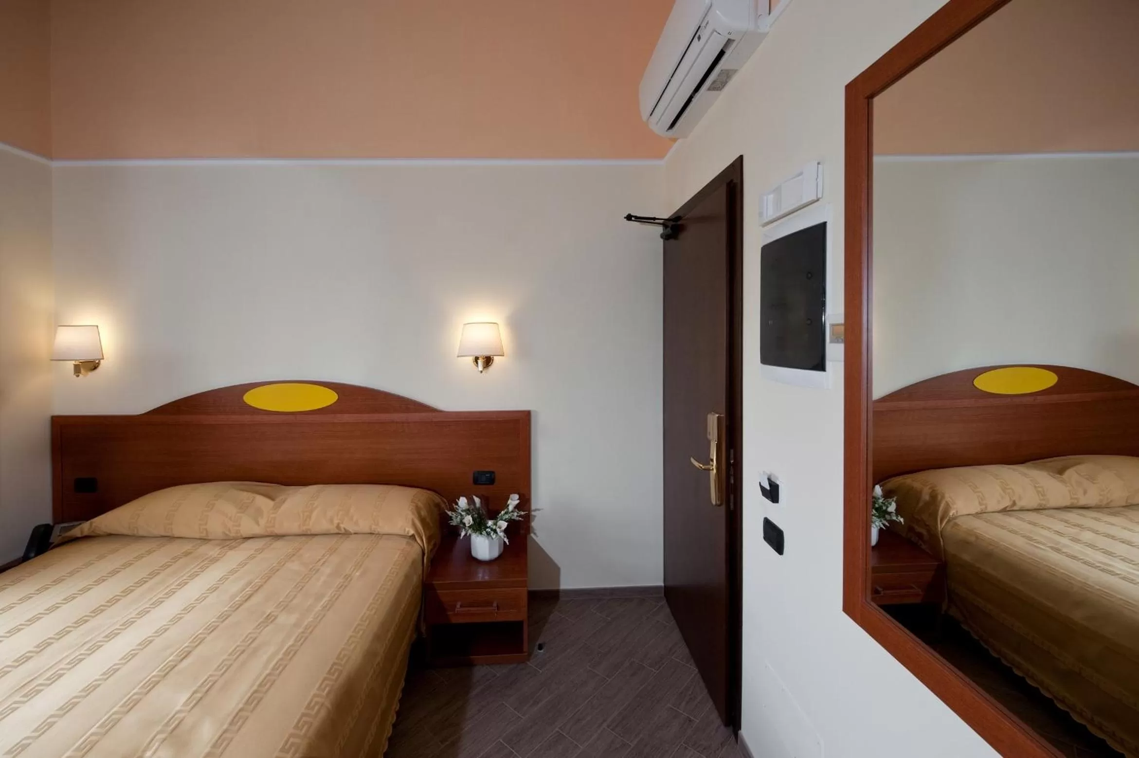 Bedroom, Bed in Hotel Roma Tiburtina Metro