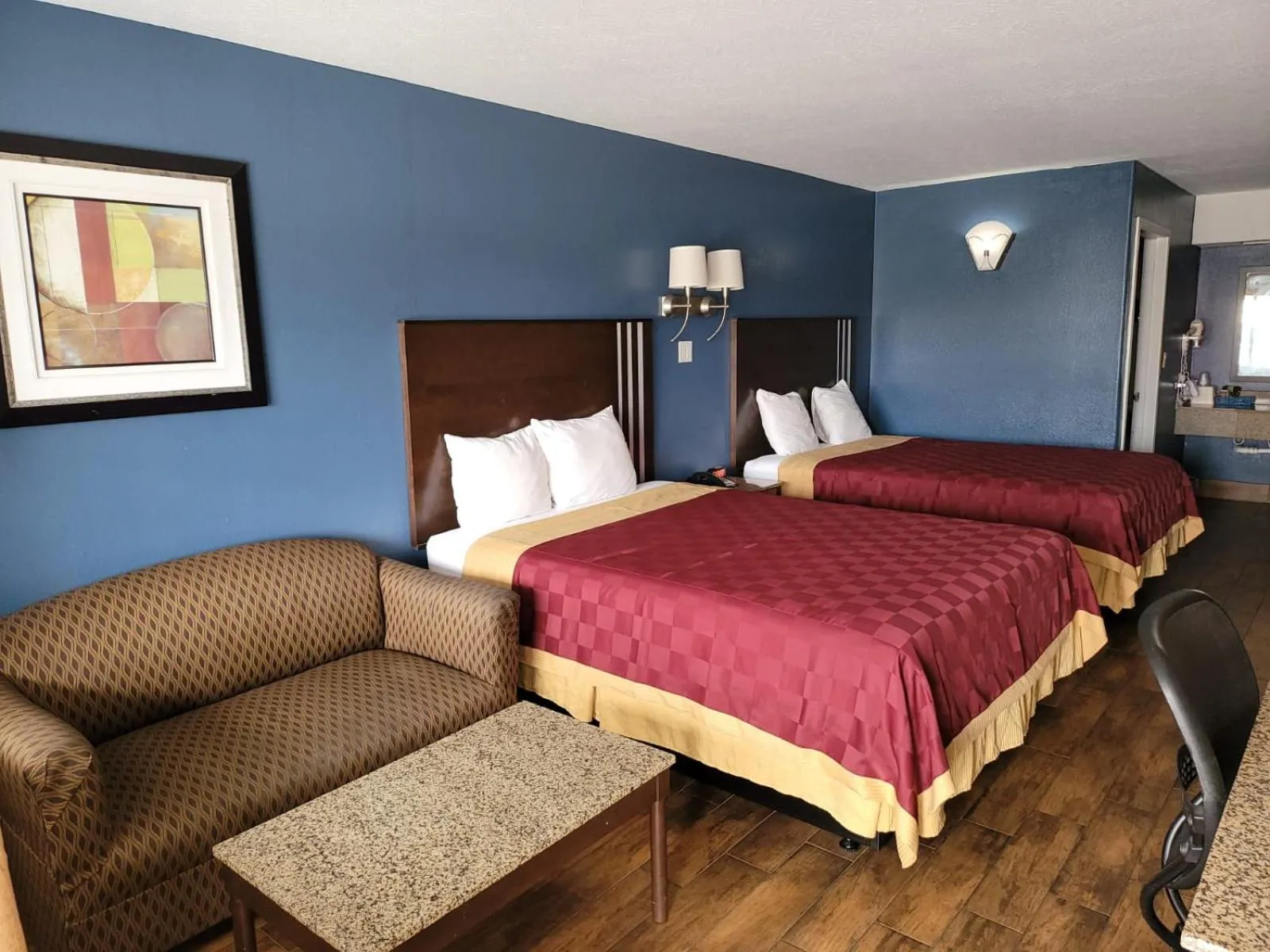 Bed in Texas Inn and Suites Raymondville