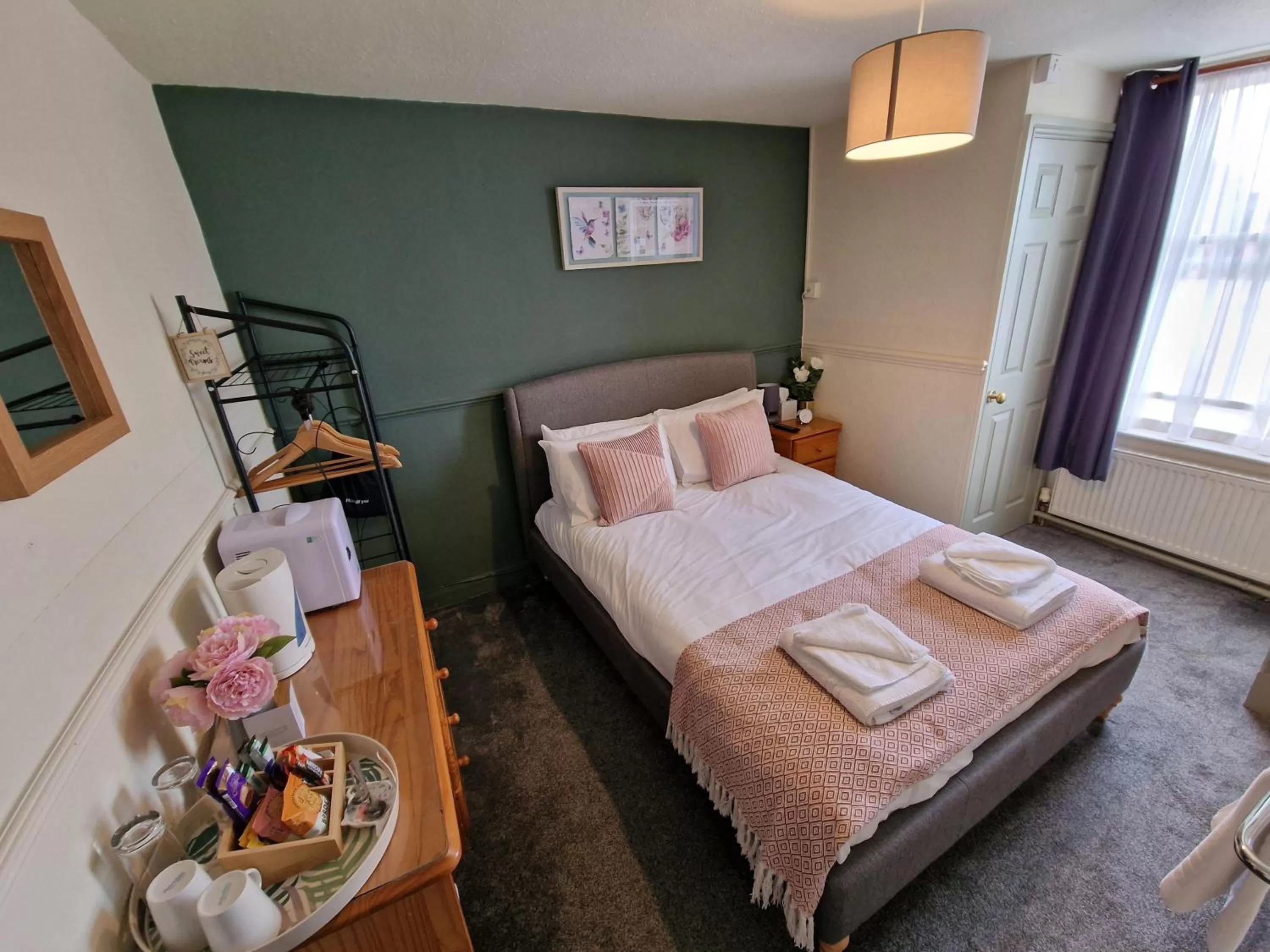 Bedroom, Bed in The Foresters Arms