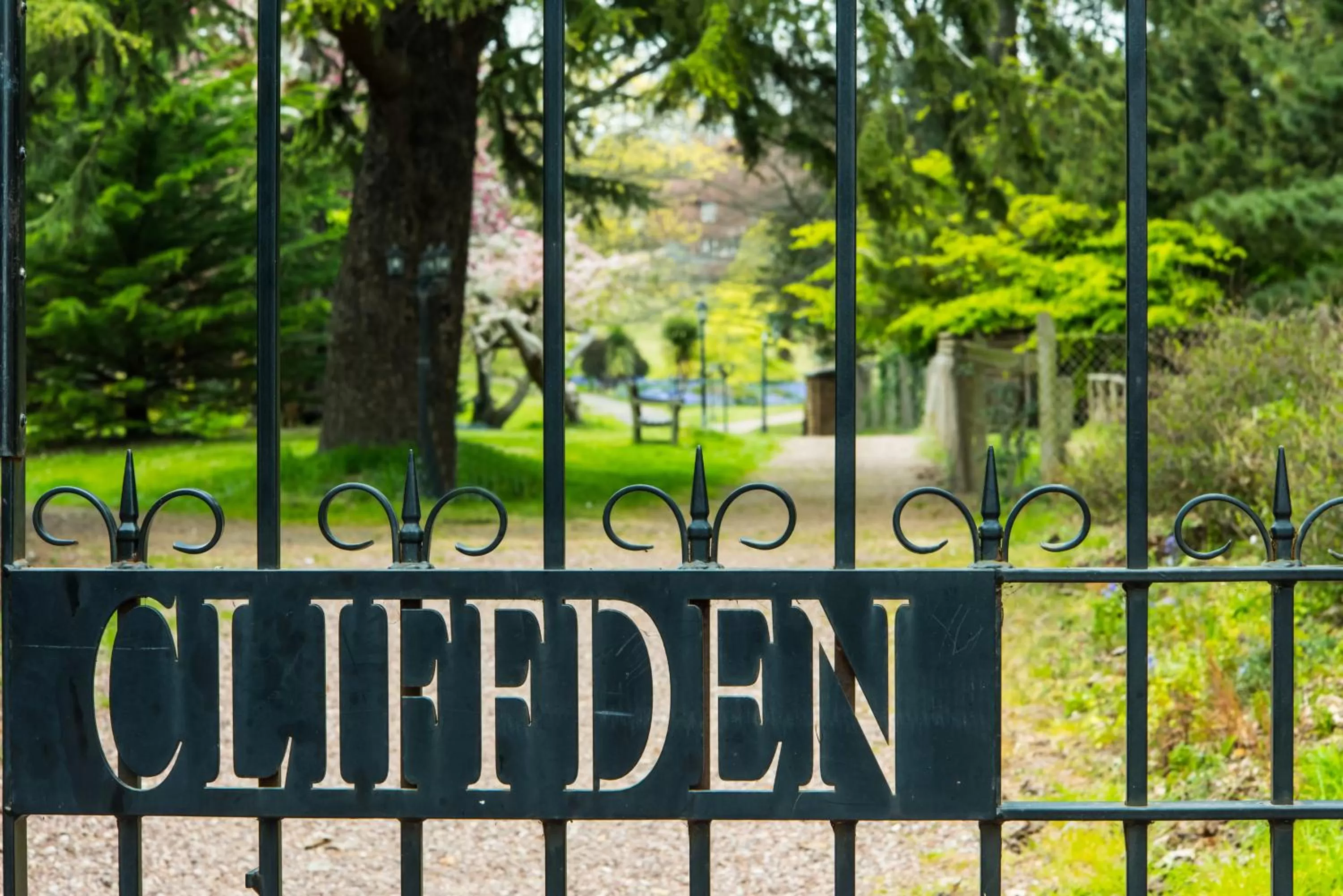 Garden in Cliffden Hotel