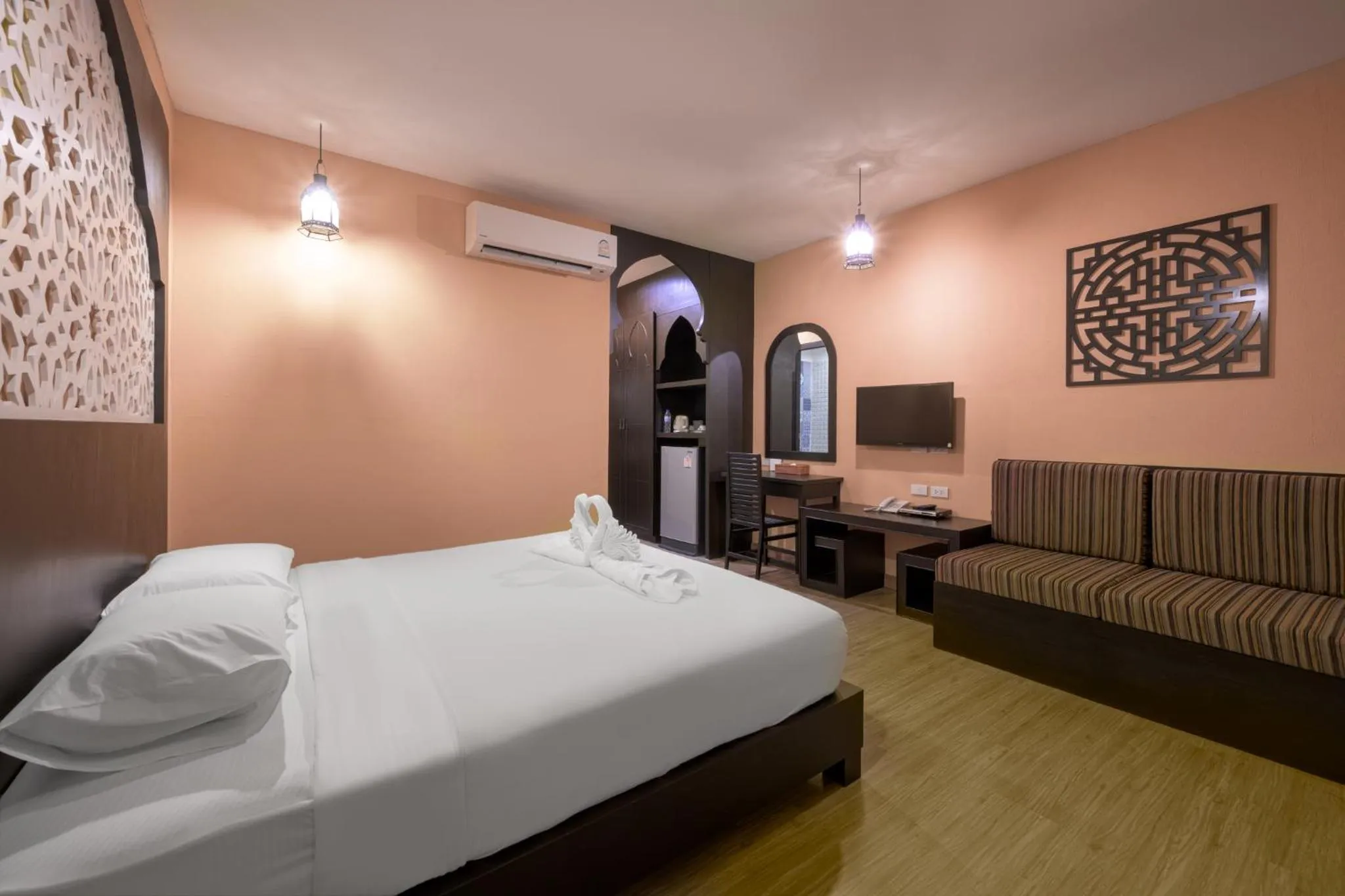 Bed in Anchanlina Hotel - SHA Plus