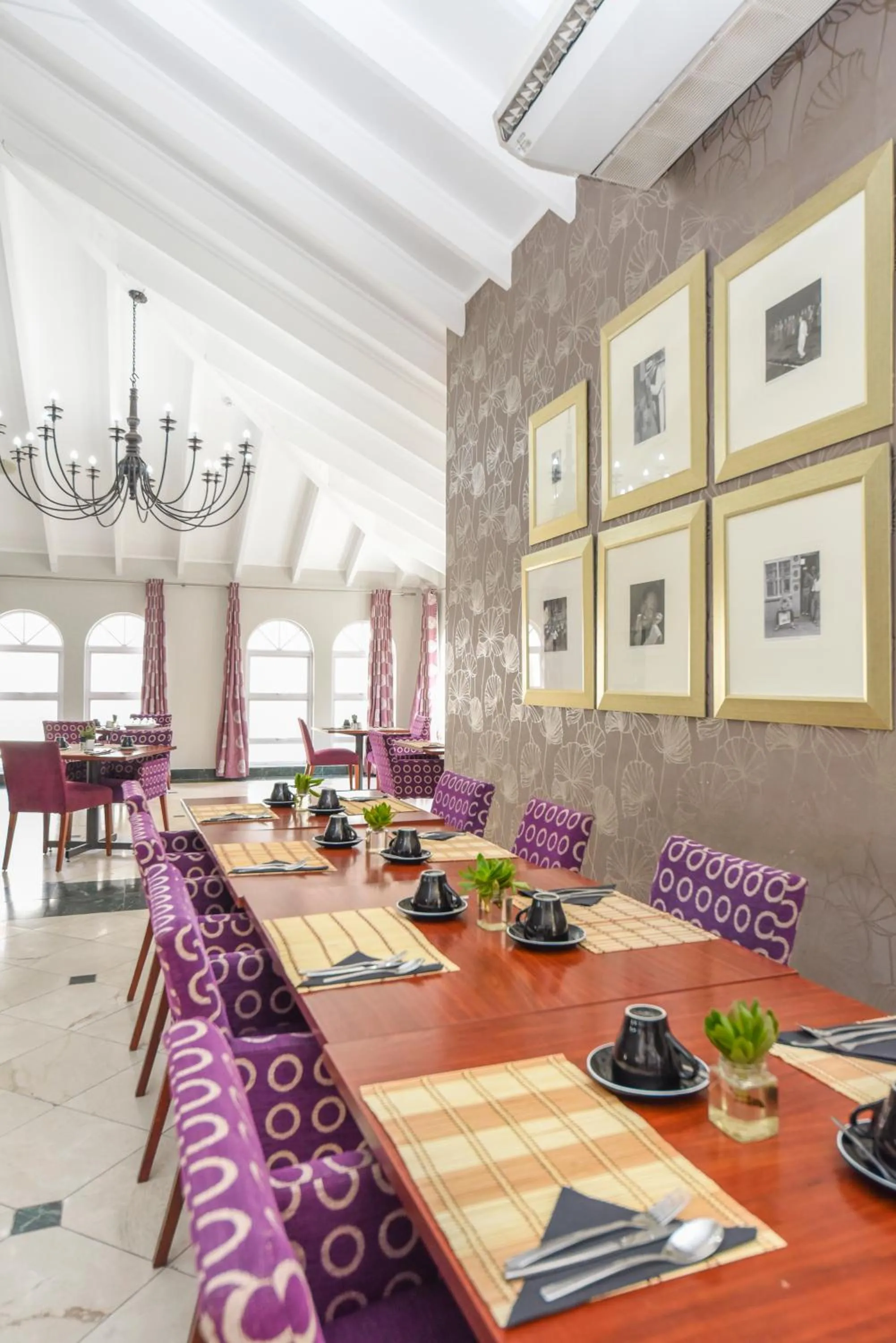 Restaurant/places to eat in Mercure Johannesburg Randburg