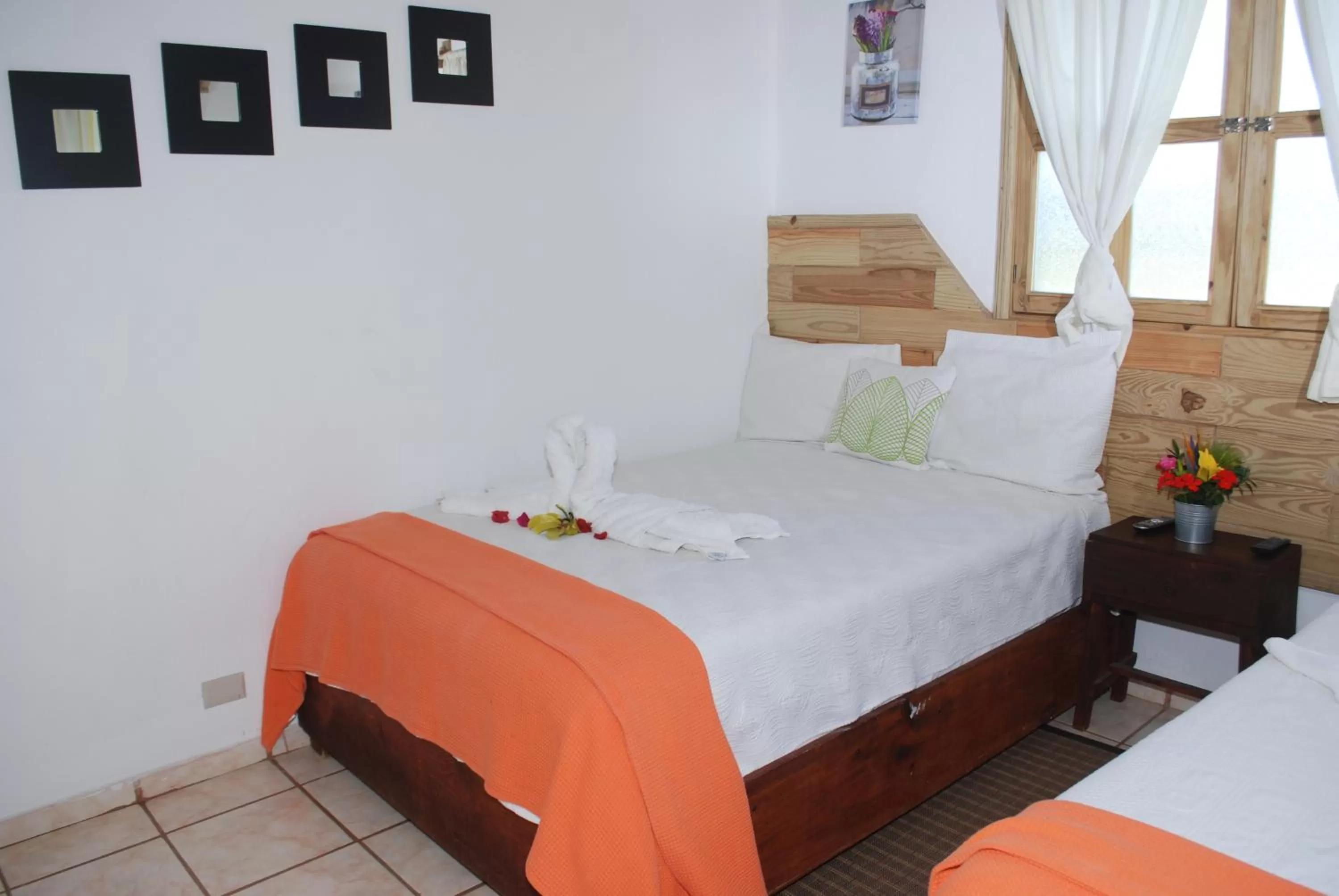 Bed in Hotel Rancho Constanza & Cabañas de la Montaña