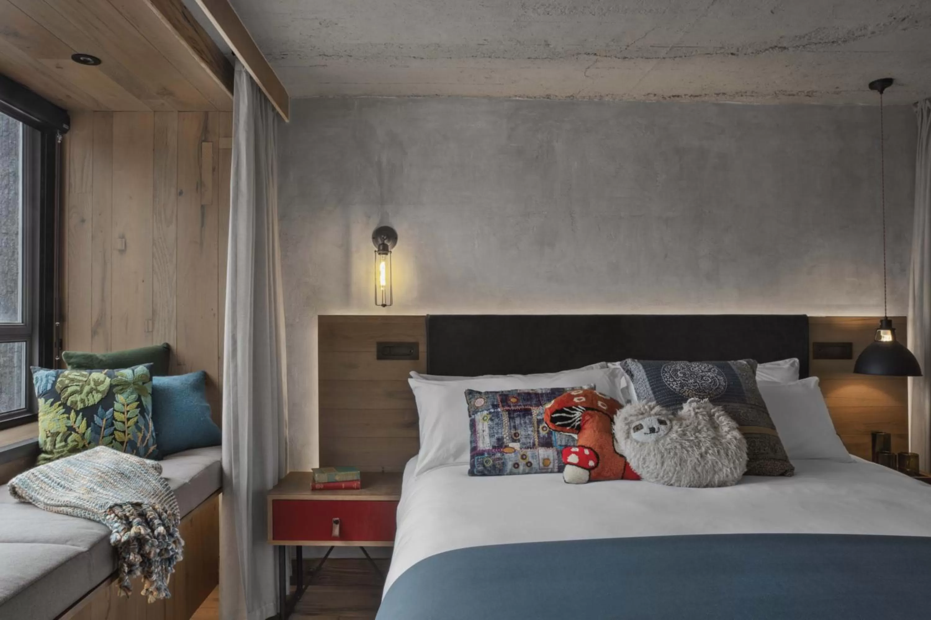 Bedroom, Bed in Treehouse Hotel London