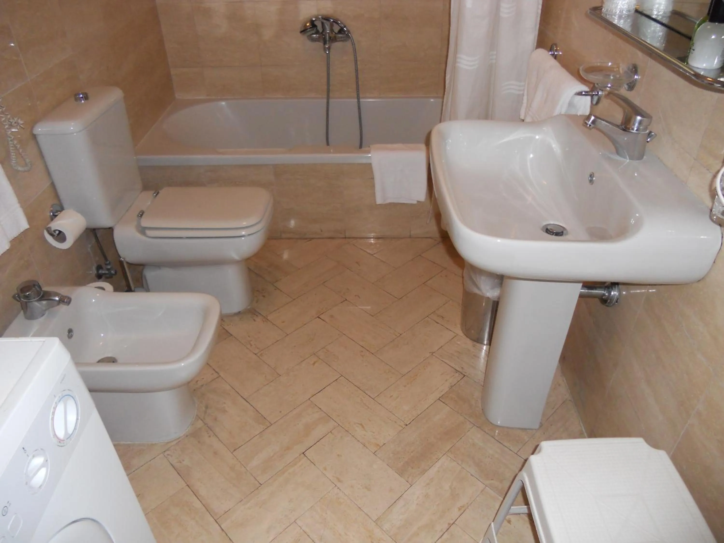 Bathroom in Hotel Villa Undulna - Terme della Versilia