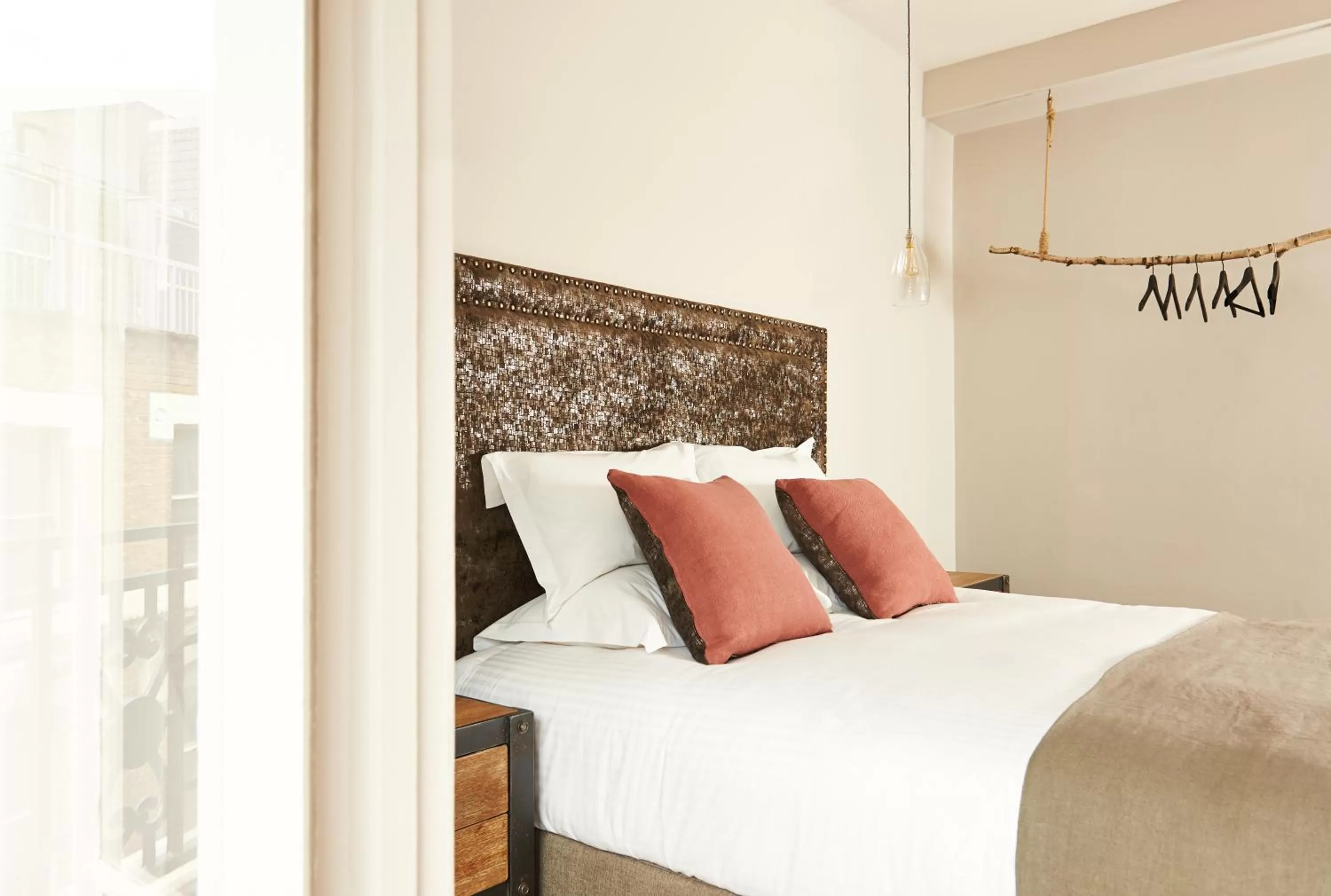 Bedroom, Bed in The Bull and The Hide