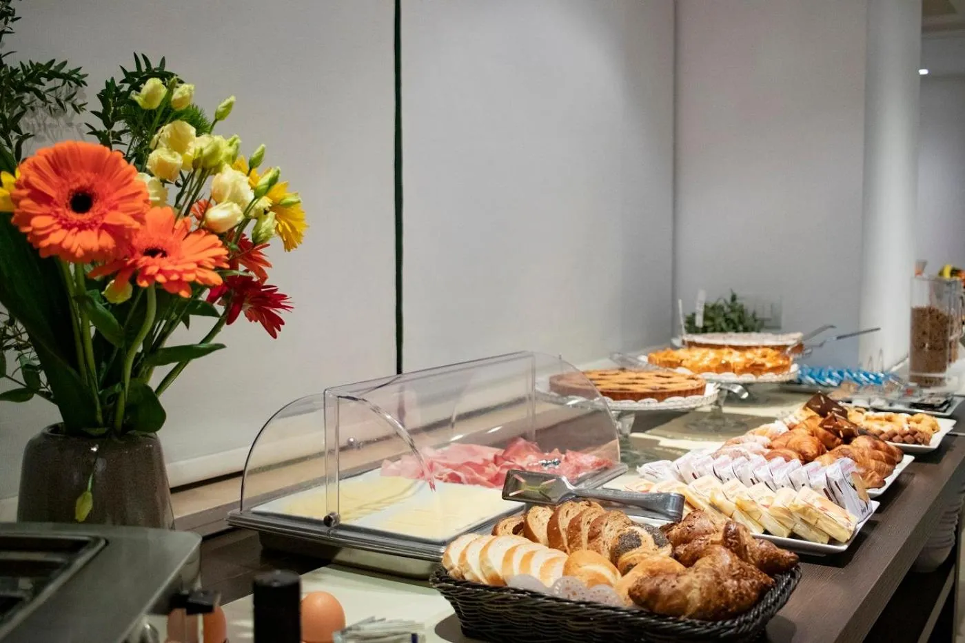 Food in Hotel Dimorae Rooms and Suites - Apartments