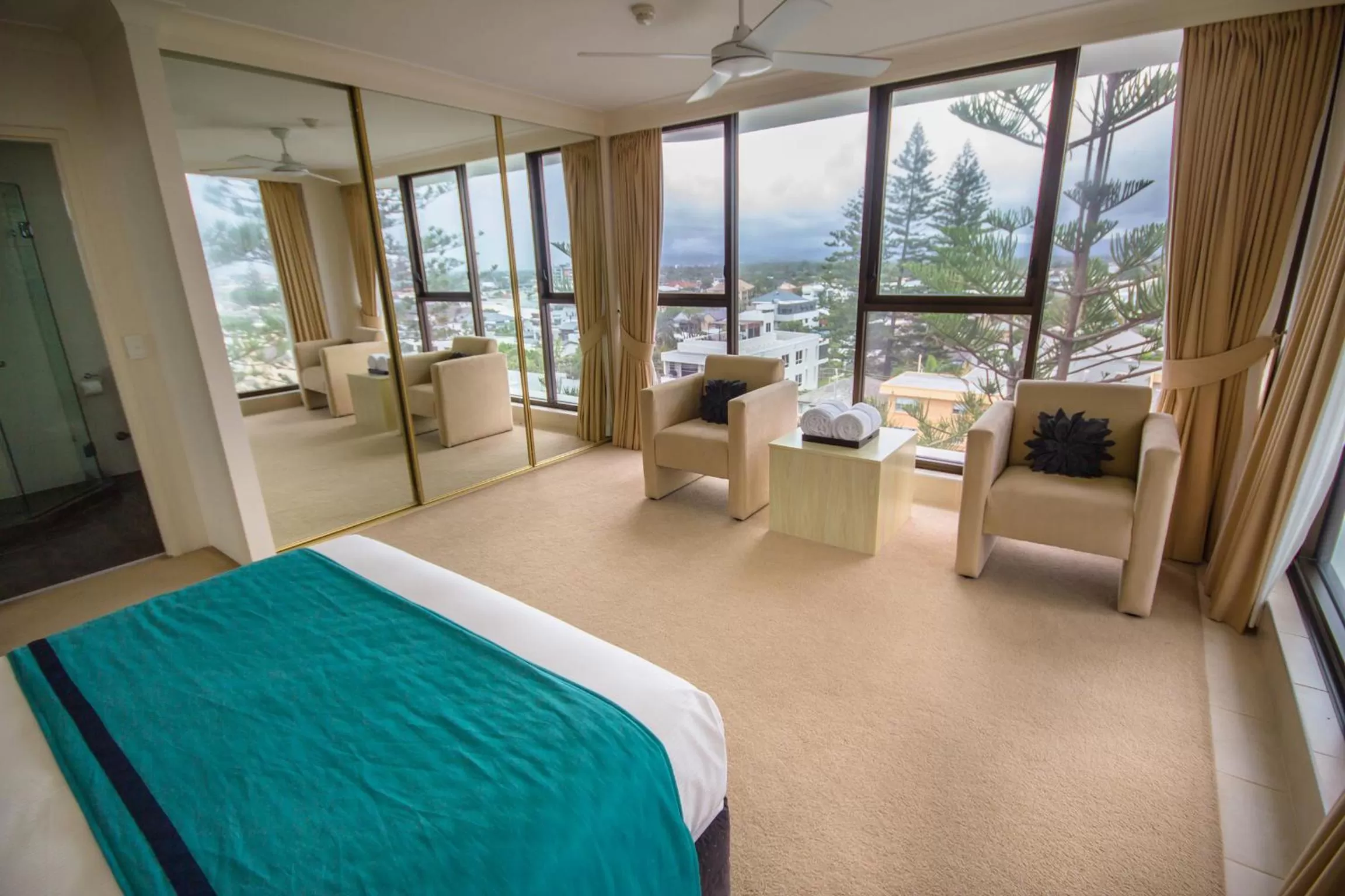 Seating area in Albatross North Apartments