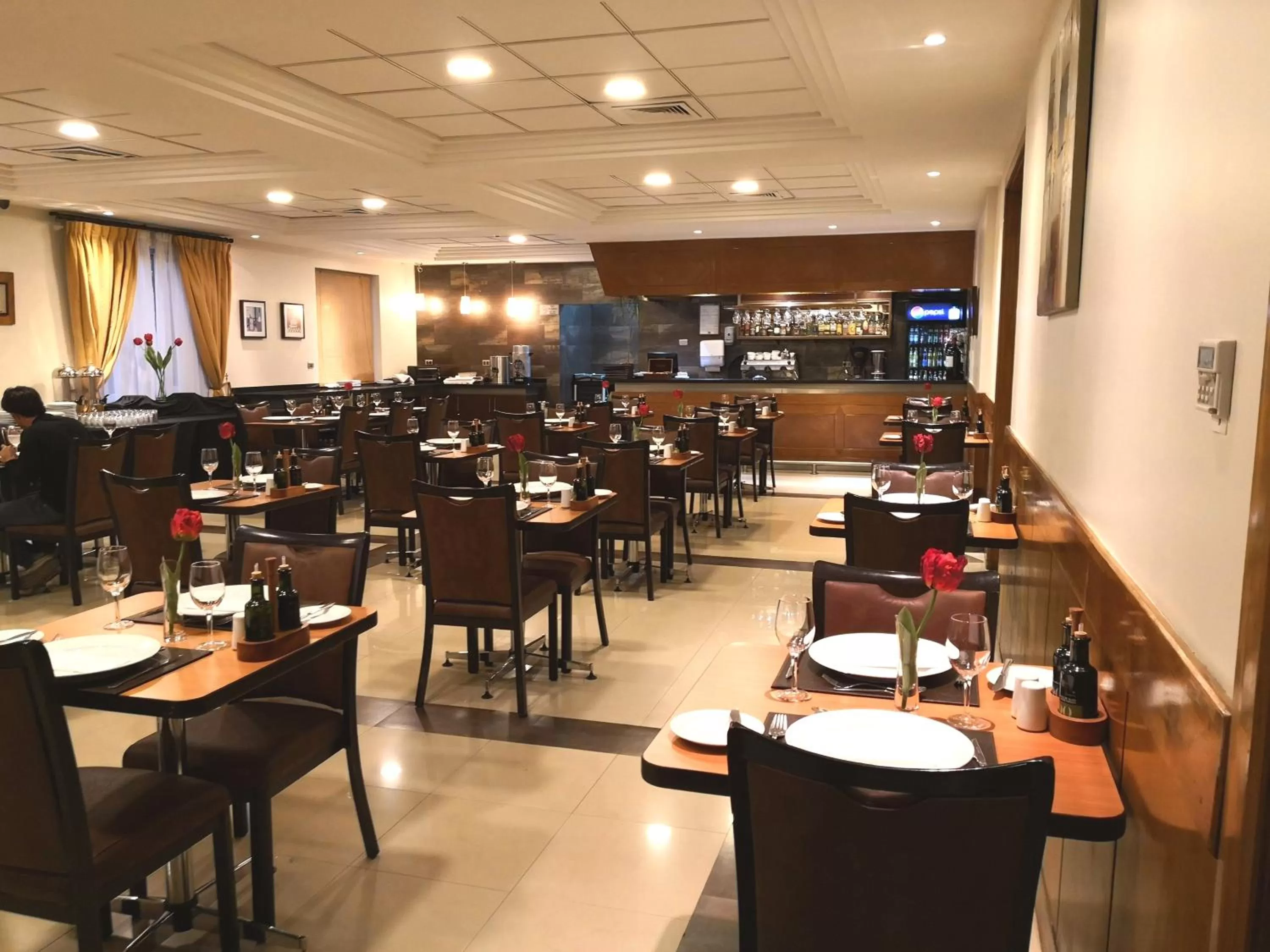 Restaurant/places to eat in Hotel Diego De Almagro Rancagua