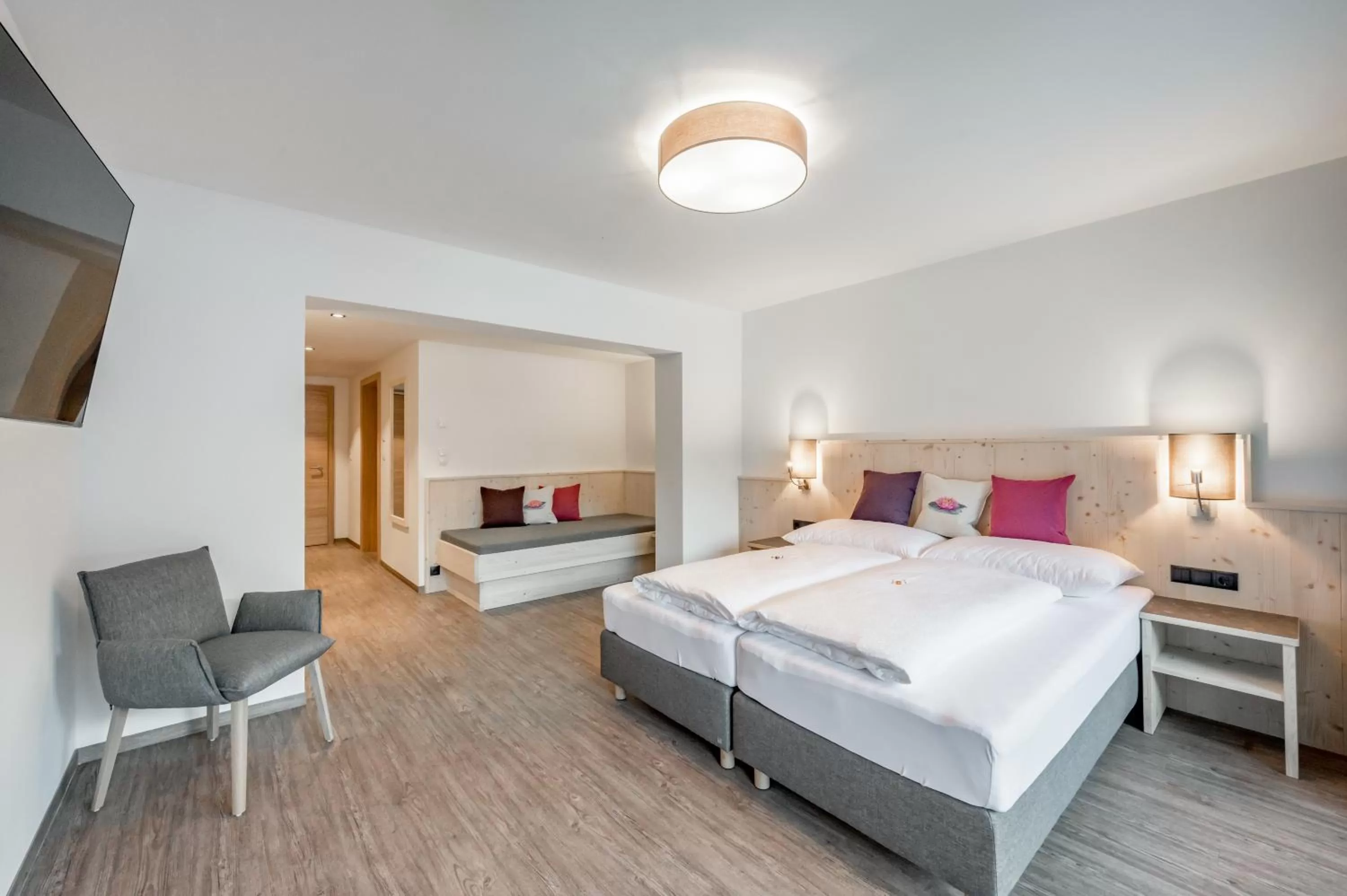 Deluxe Double Room (2 Adults + 1 Child) in Seehüter's Hotel Seerose