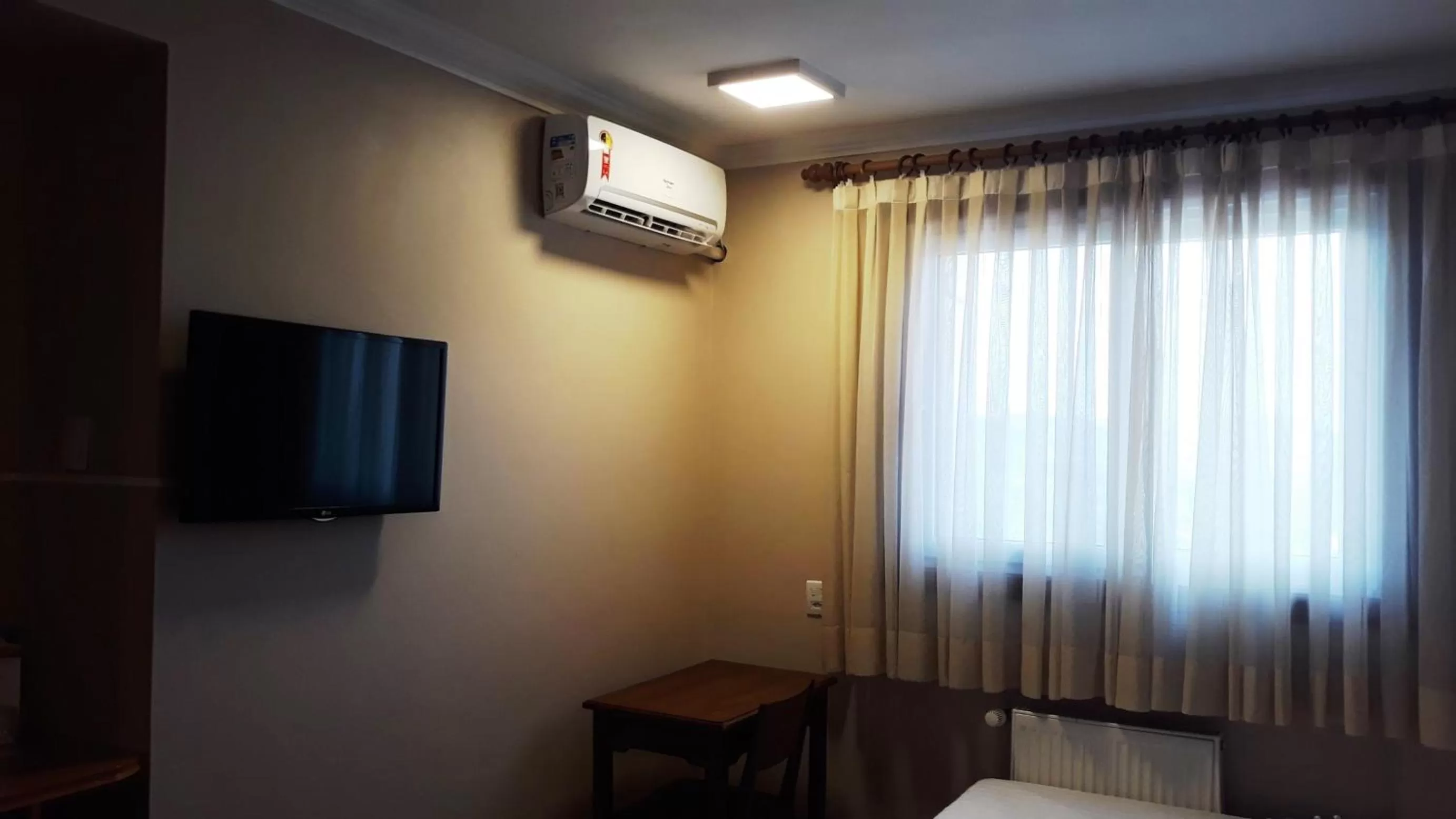 TV and multimedia in Farina Park Hotel