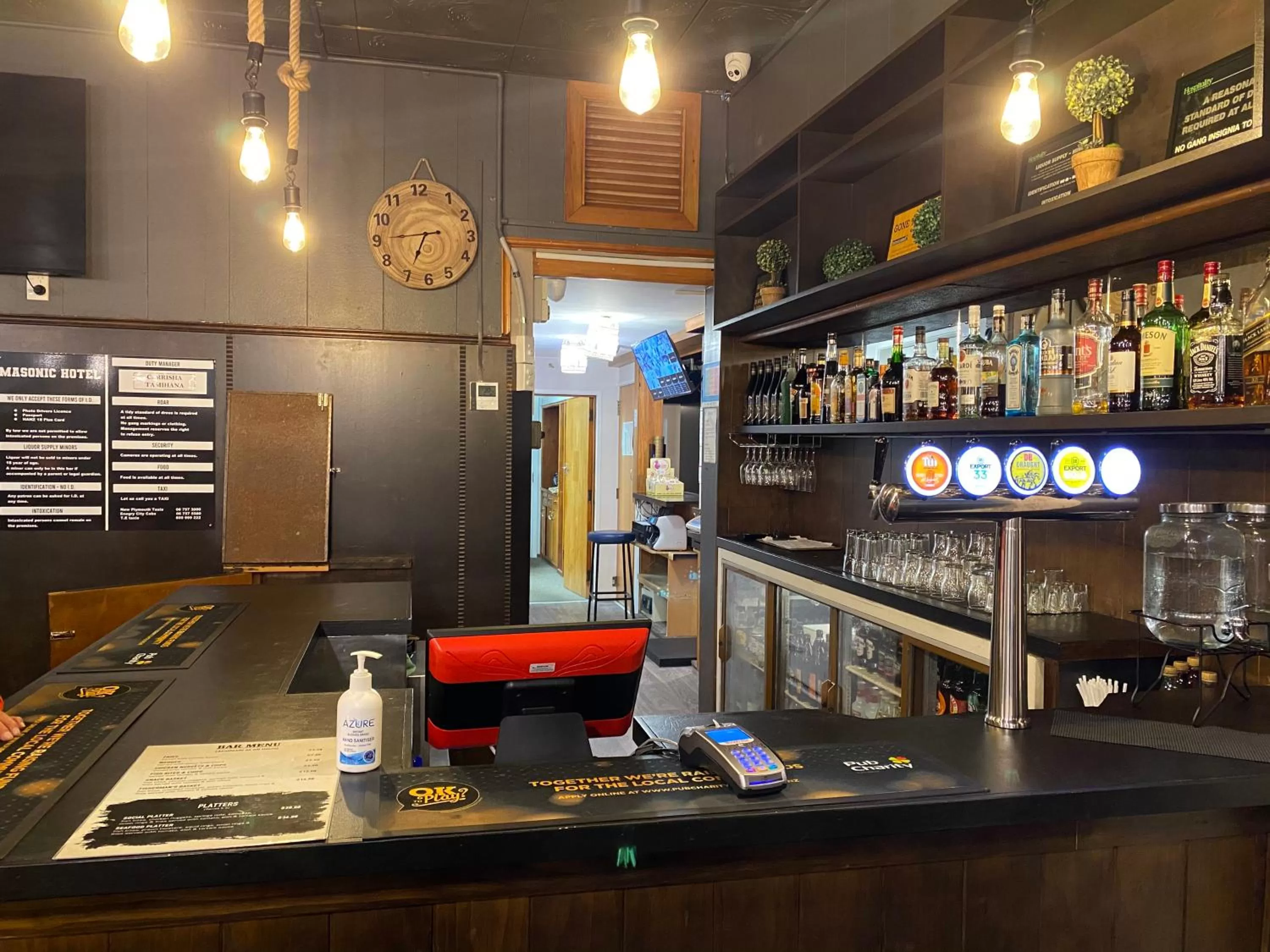 Lounge or bar in Masonic Hotel