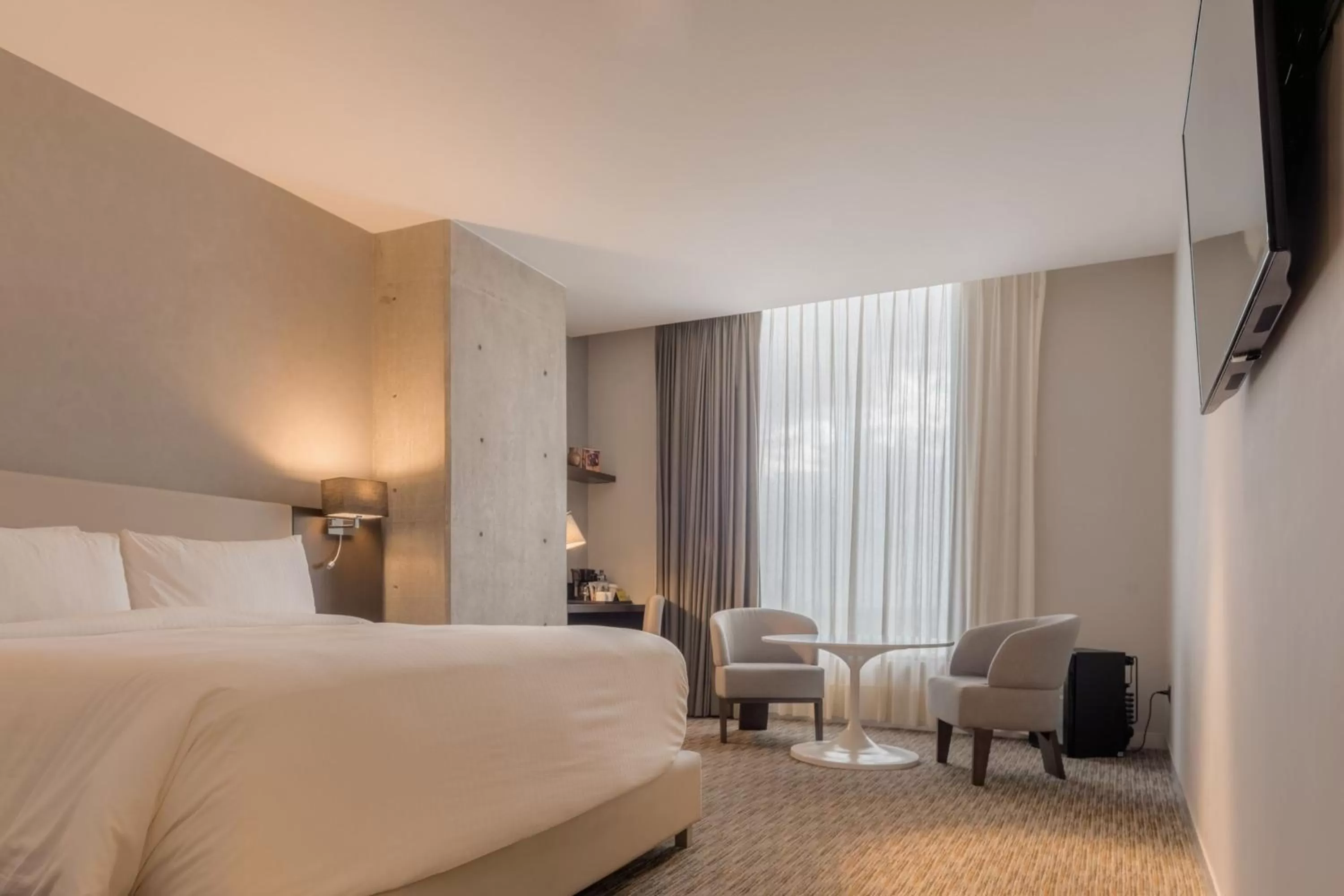 Photo of the whole room, Bed in Four Points by Sheraton Puebla