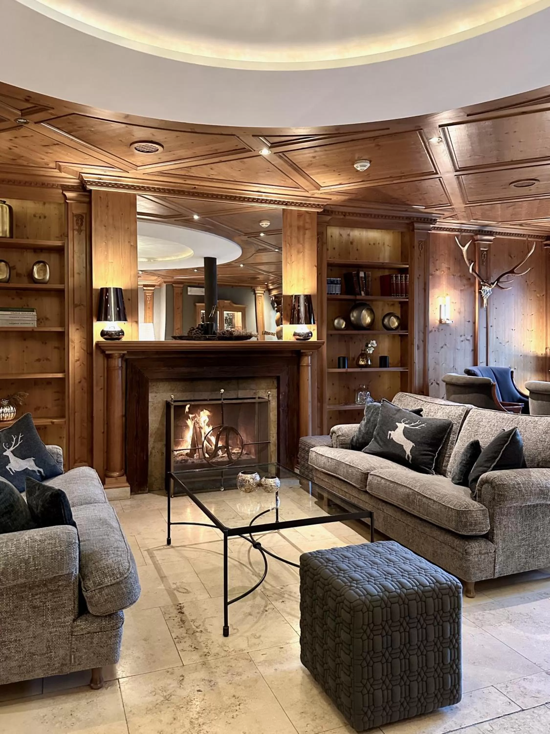 Seating area in Hotel Alexander