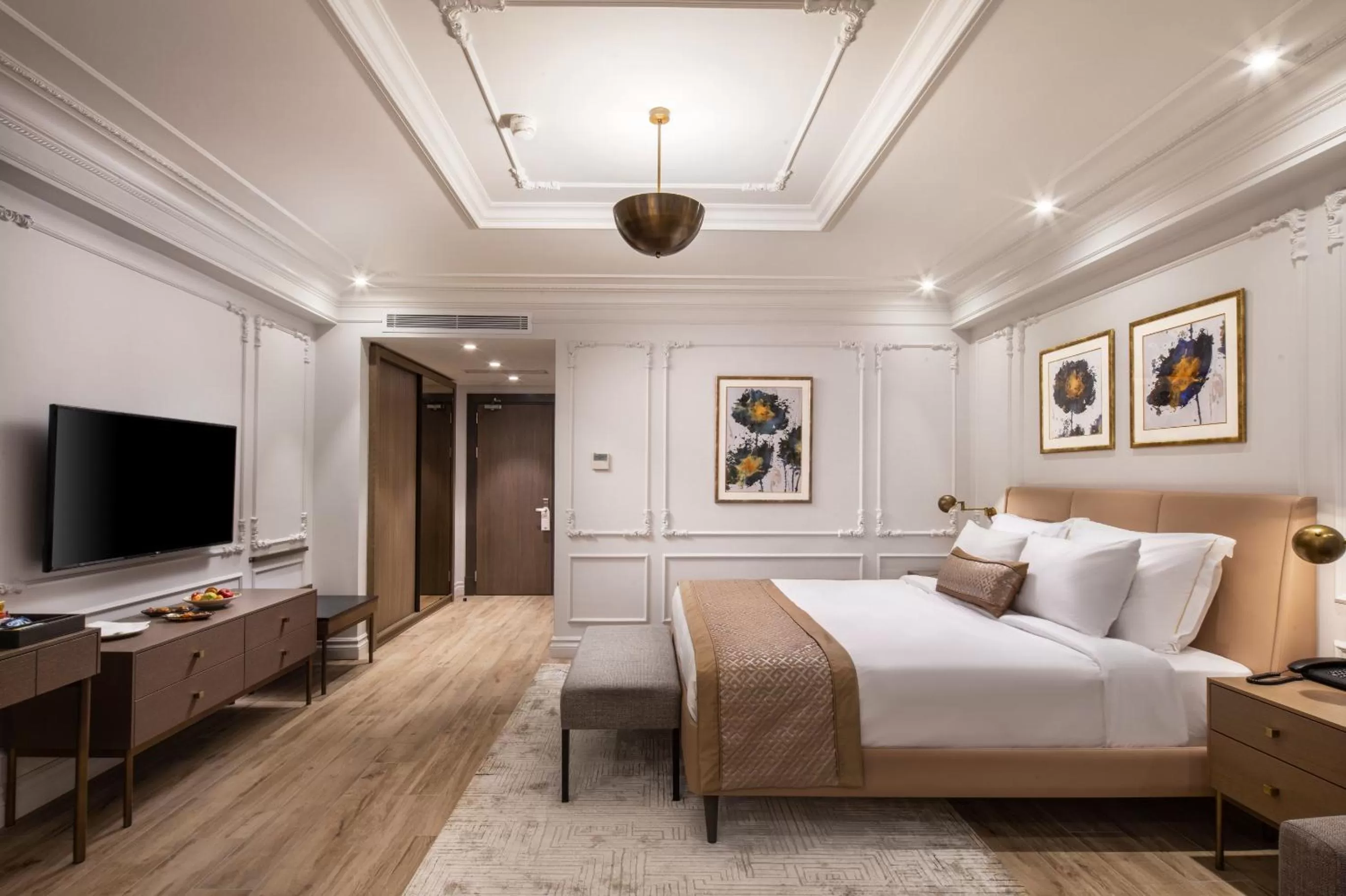 Photo of the whole room, Bed in Mula Hotel